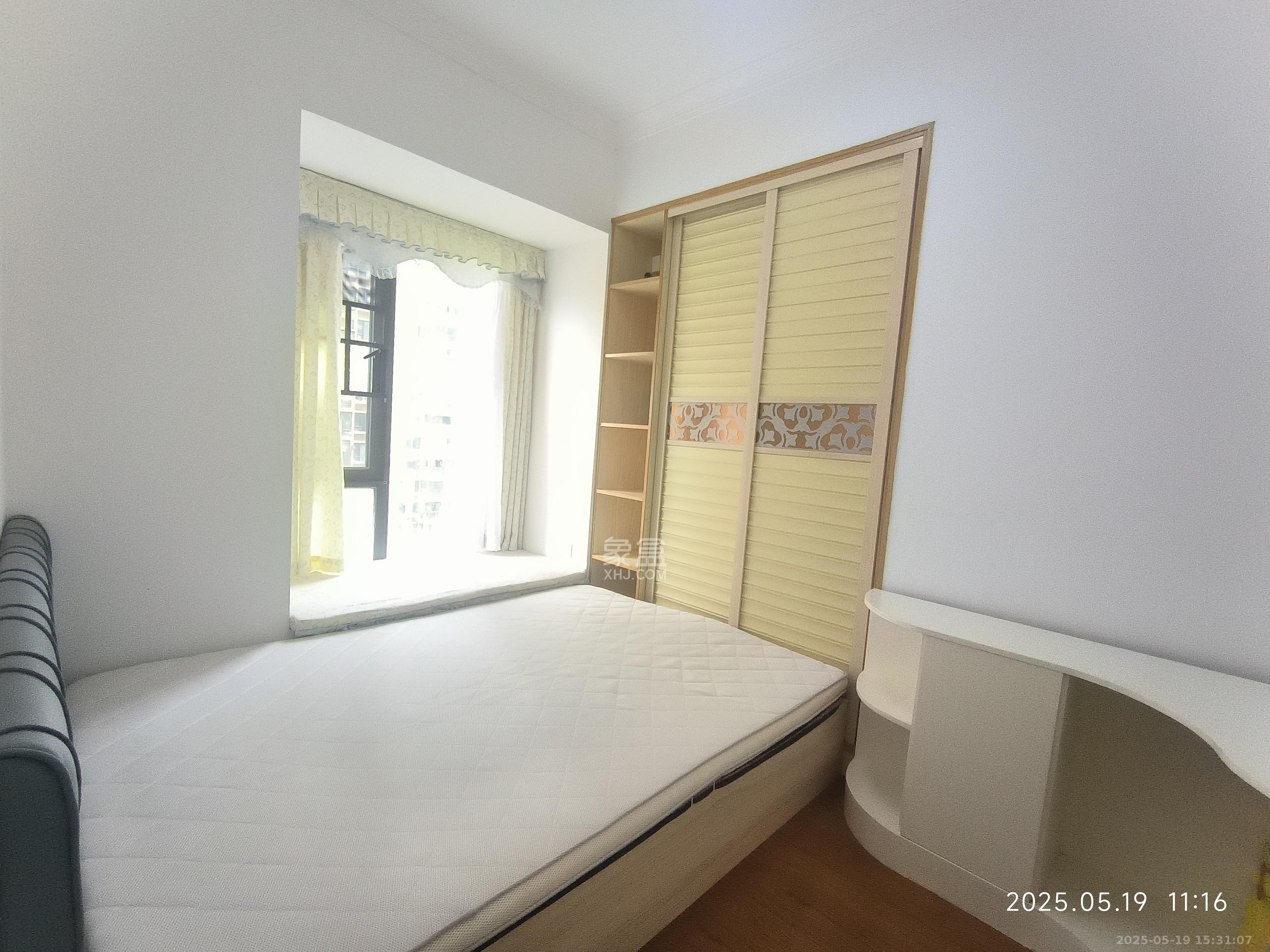 蓝山郡  3室2厅2卫    2200.0元/月 蓝山郡  3室2厅2卫    2200.0元/月室内图