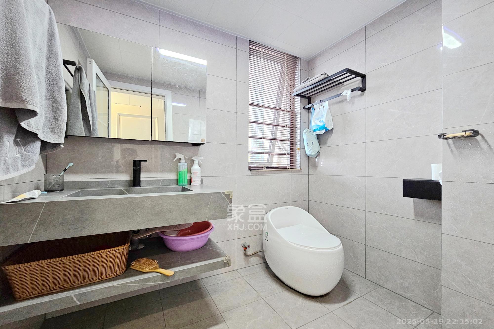 明昇壹城(明昇时代广场)二期  4室2厅2卫    229.0万 明昇壹城(明昇时代广场)二期  4室2厅2卫    229.0万卫生间