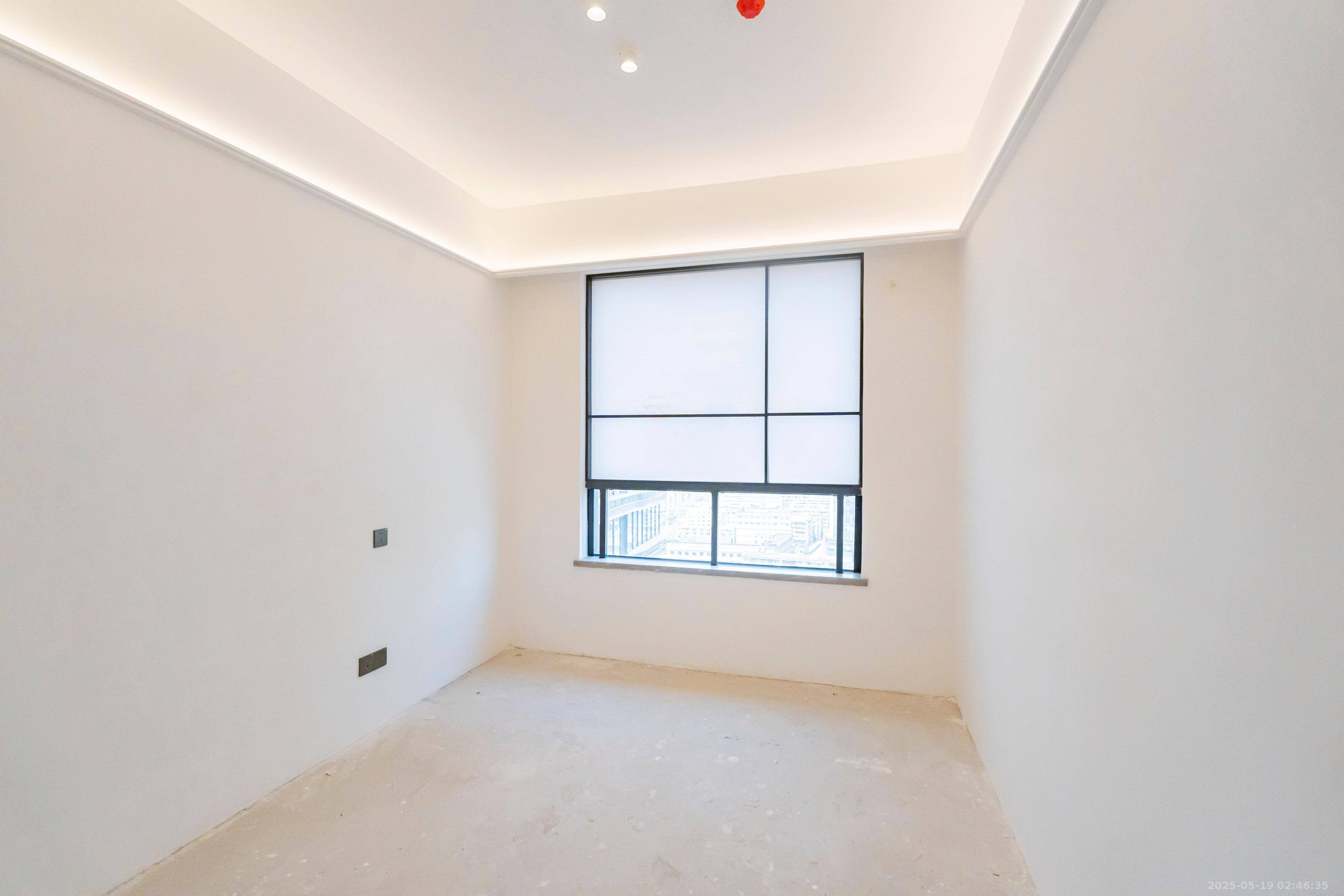 建发养云  5室2厅3卫   768.00万卧室