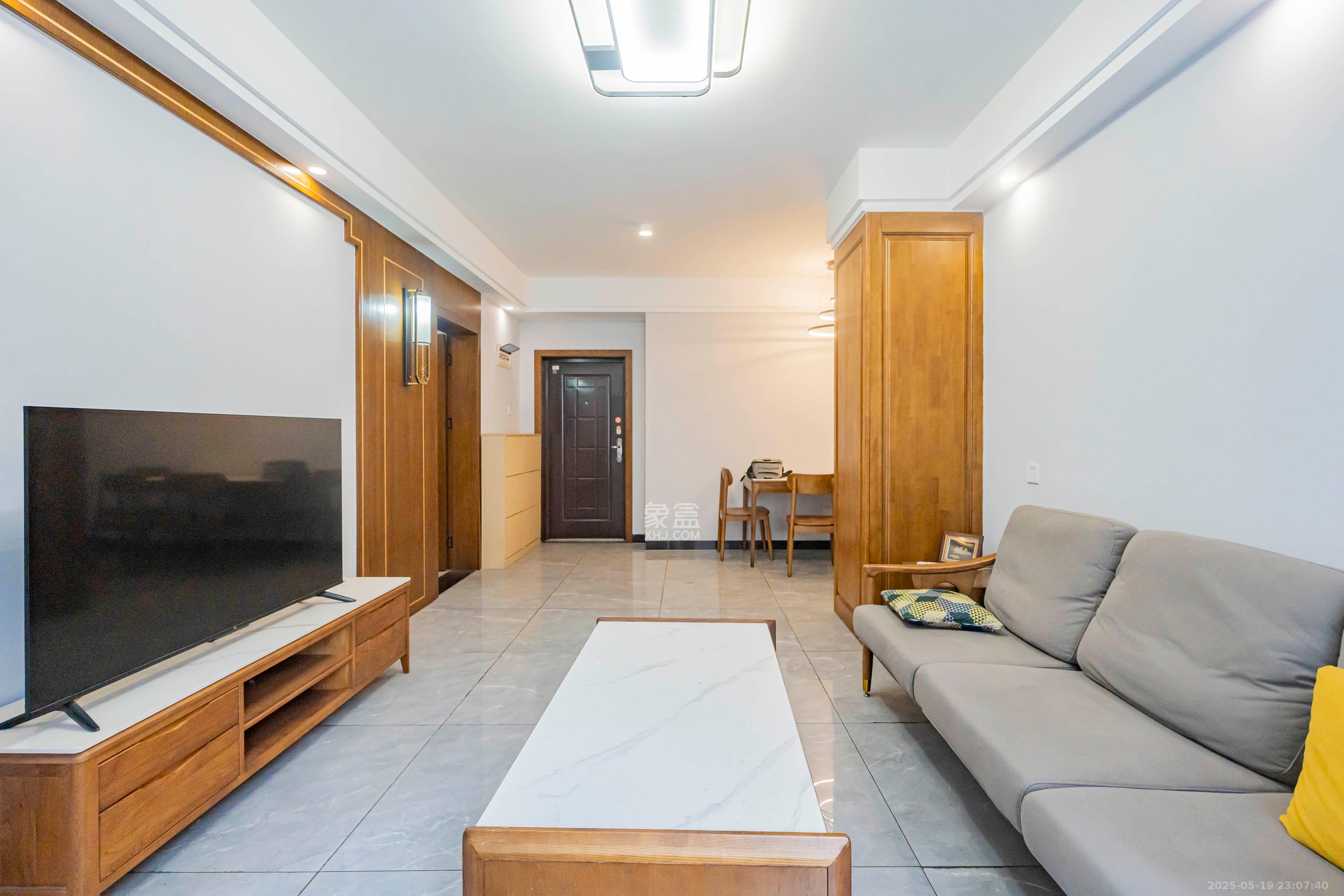 凯乐国际城 2室1厅1卫 103.0万 凯乐国际城 2室1厅1卫 103.0万客厅