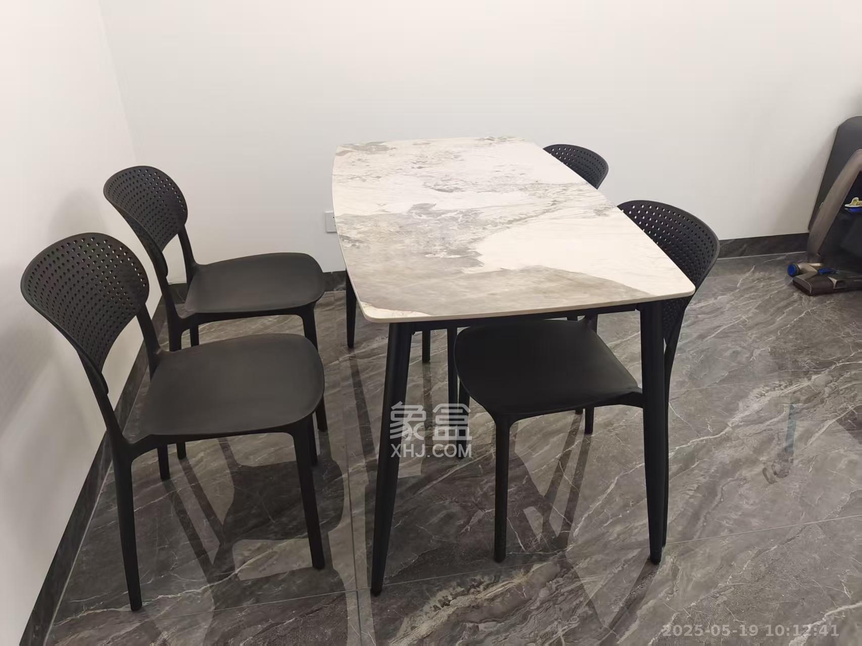 滨河嘉园  2室2厅1卫   2400.00元/月室内图