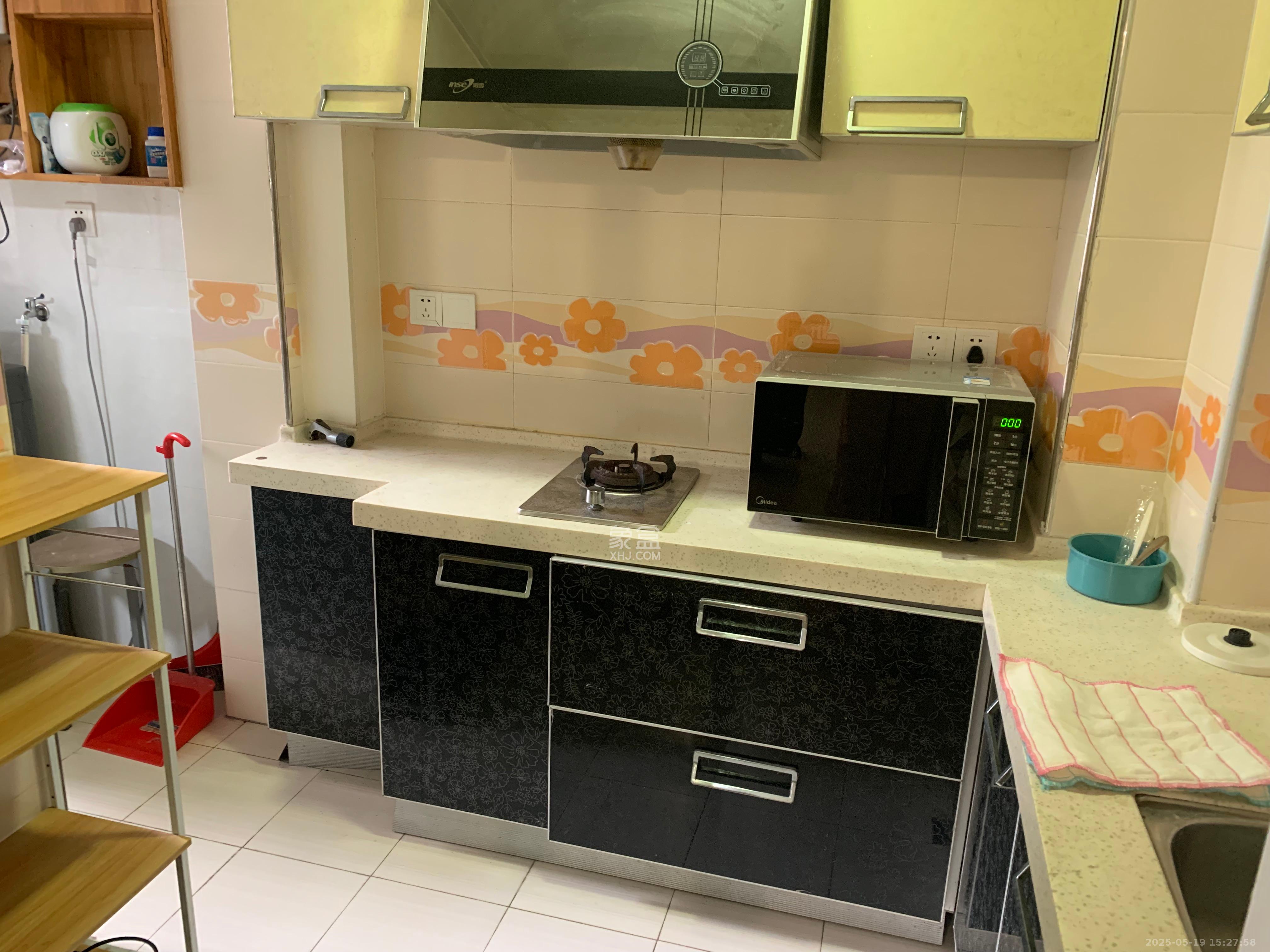 月湖兰庭  1室2厅2卫   2200.00元/月室内图