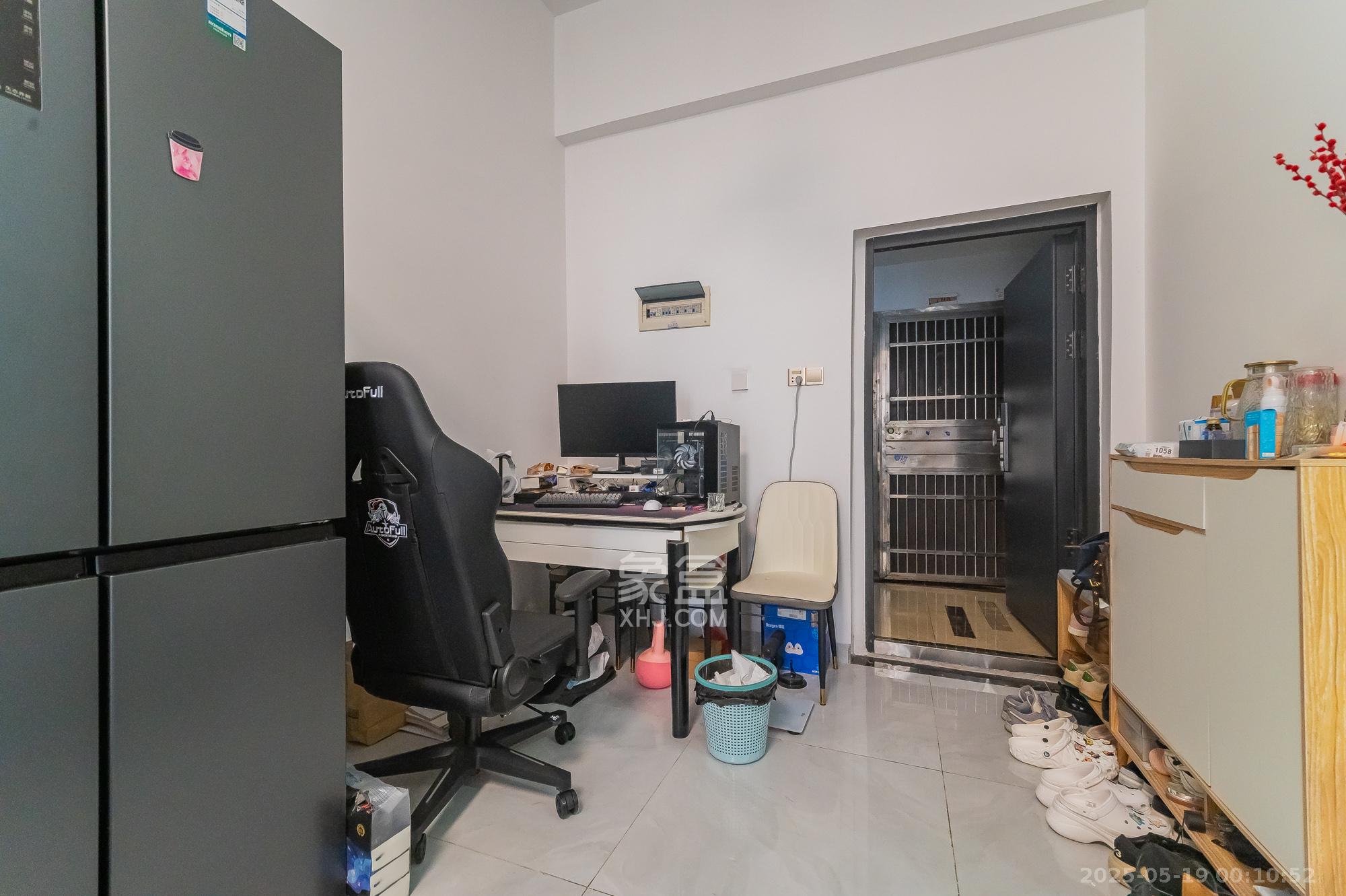 湖湾世景  1室1厅1卫    39.78万 湖湾世景  1室1厅1卫    39.78万客厅