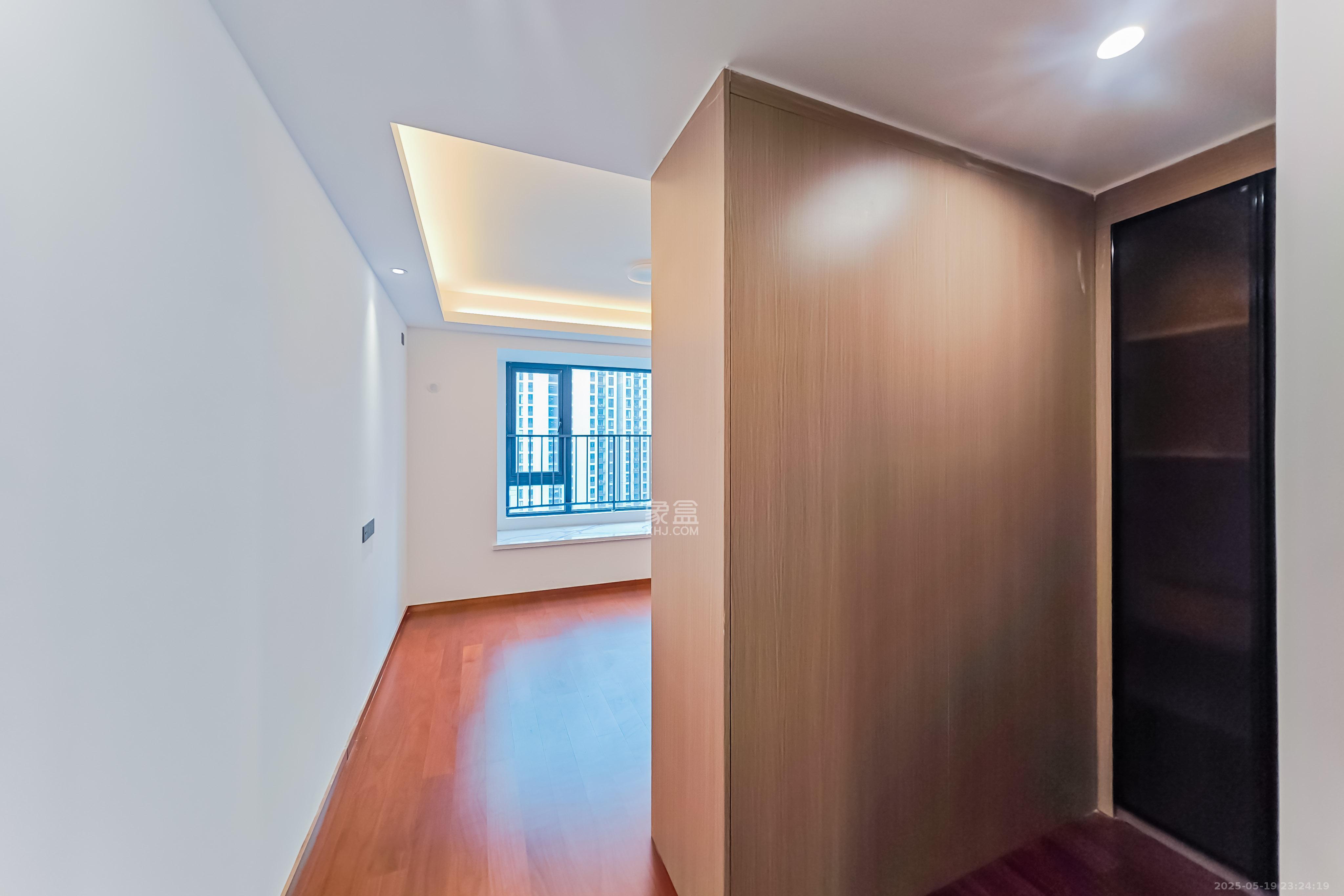 旭辉雨花郡  4室2厅2卫    216.0万 旭辉雨花郡  4室2厅2卫    216.0万卧室