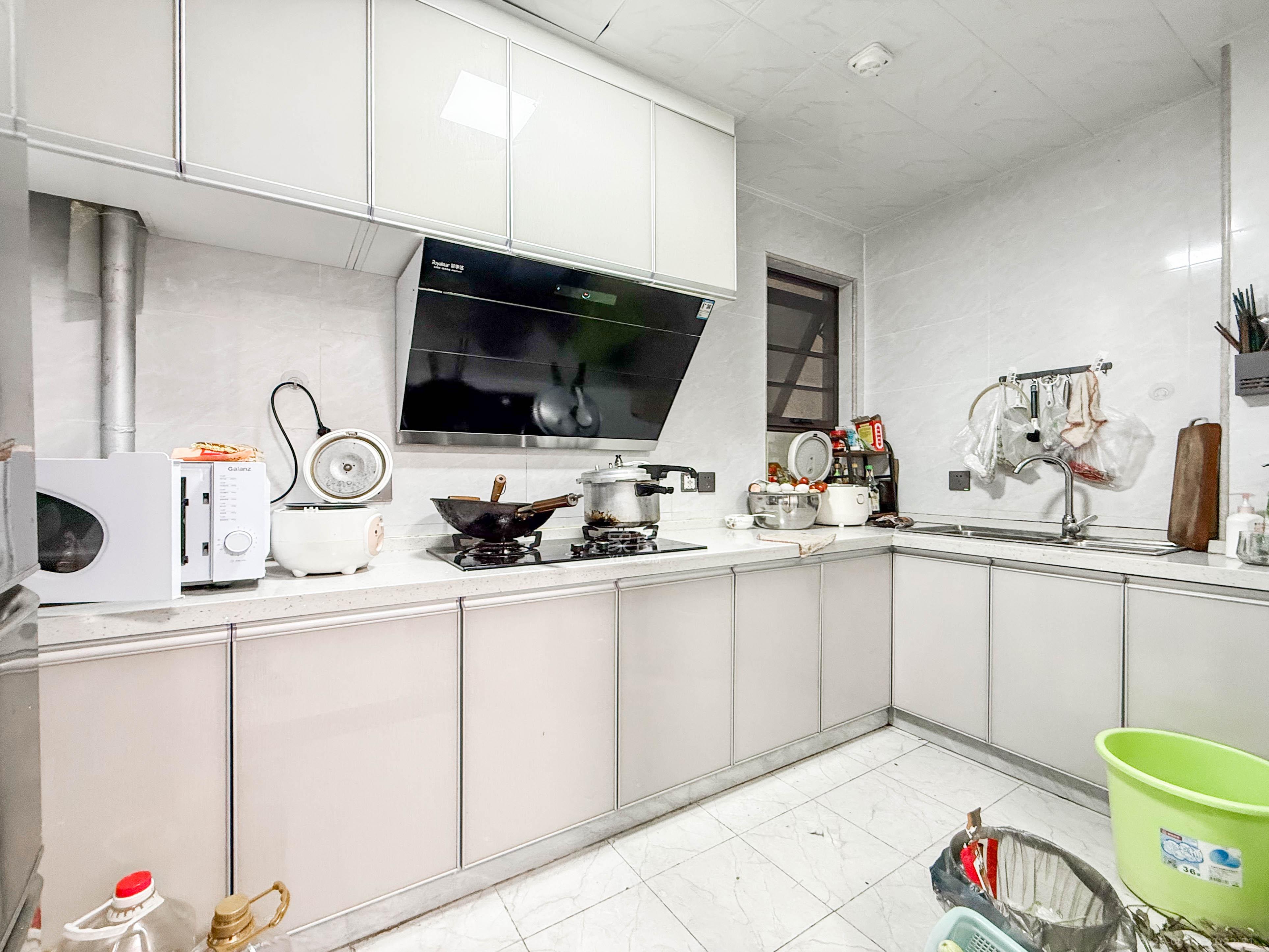 佳兆业云顶梅溪湖(佳兆业梅溪荟) 3室2厅2卫 108.0万 佳兆业云顶梅溪湖(佳兆业梅溪荟) 3室2厅2卫 108.0万厨房