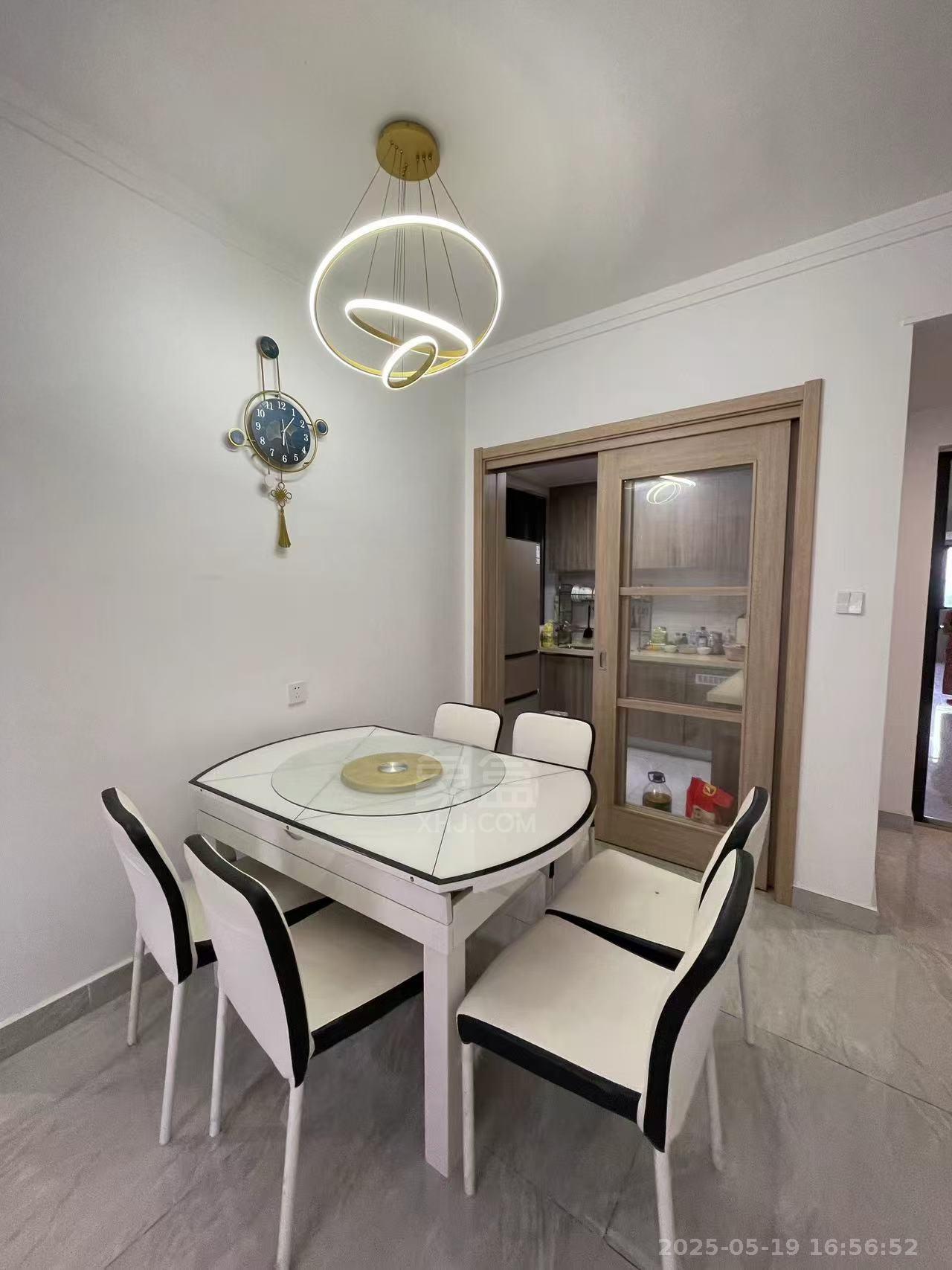 蓝溪谷 3室2厅2卫 2000.0元/月 蓝溪谷 3室2厅2卫 2000.0元/月室内图