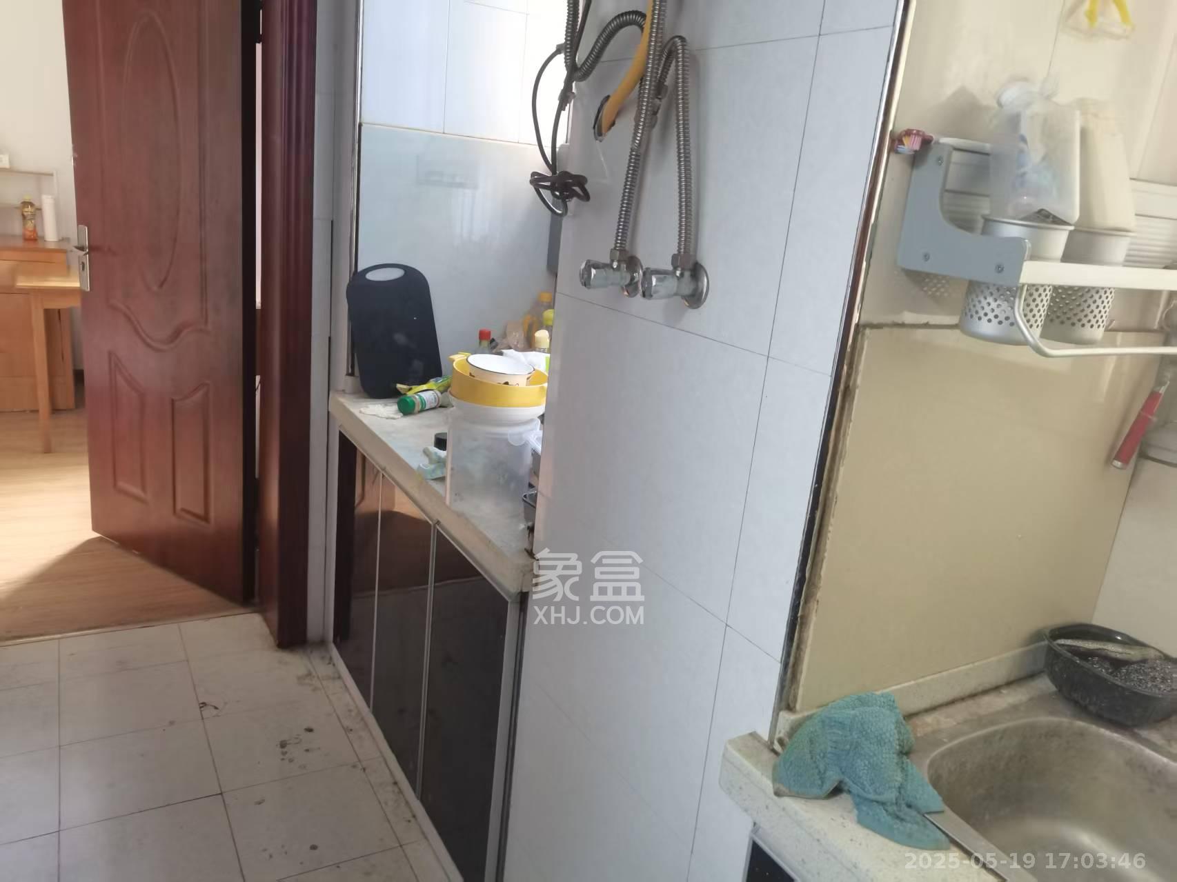 湖南中医药大学东塘住宅区 1室1厅1卫 1500.0元/月 湖南中医药大学东塘住宅区 1室1厅1卫 1500.0元/月室内图