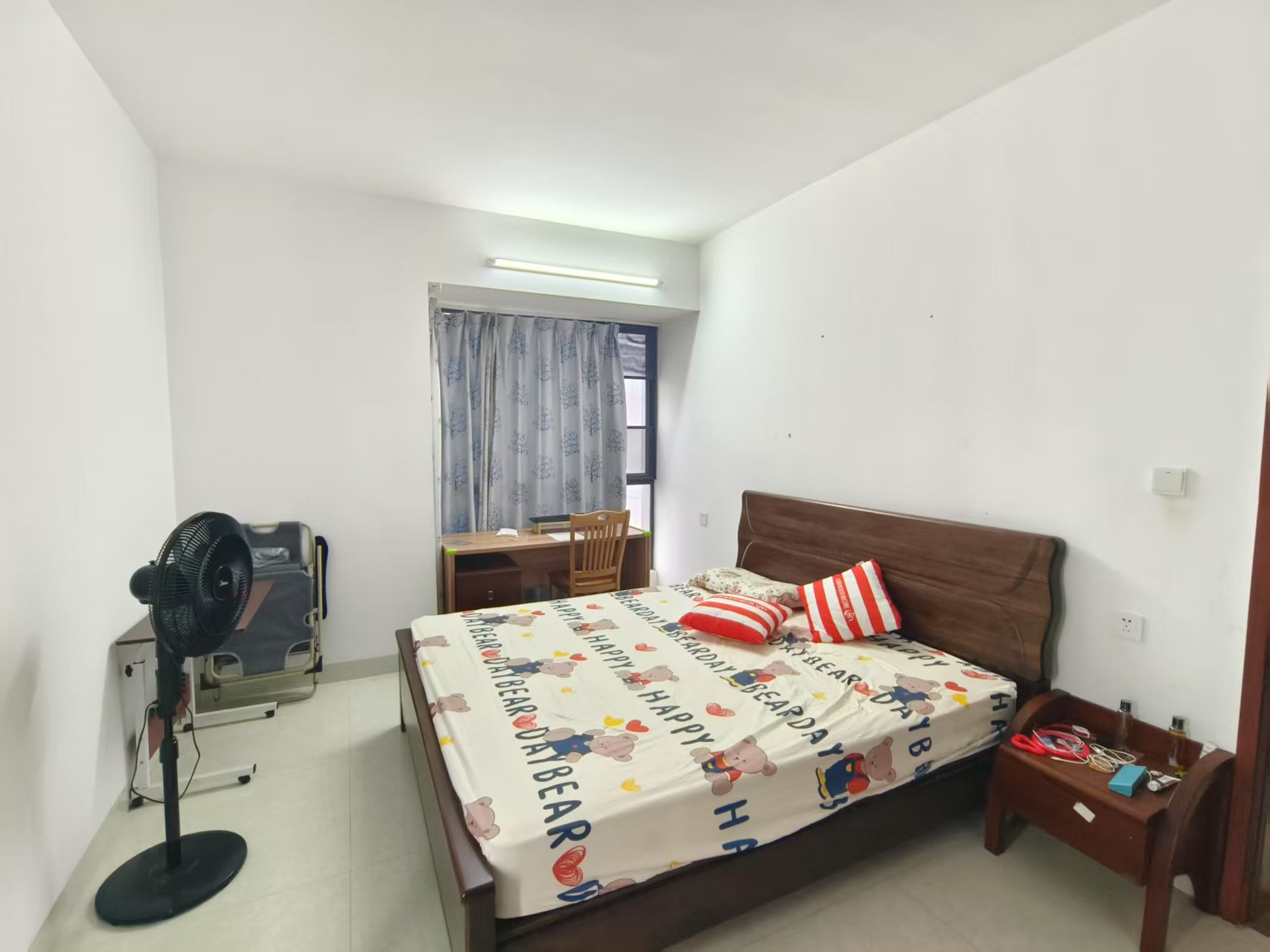 水晶城 3室2厅2卫 2800.0元/月 水晶城 3室2厅2卫 2800.0元/月室内图