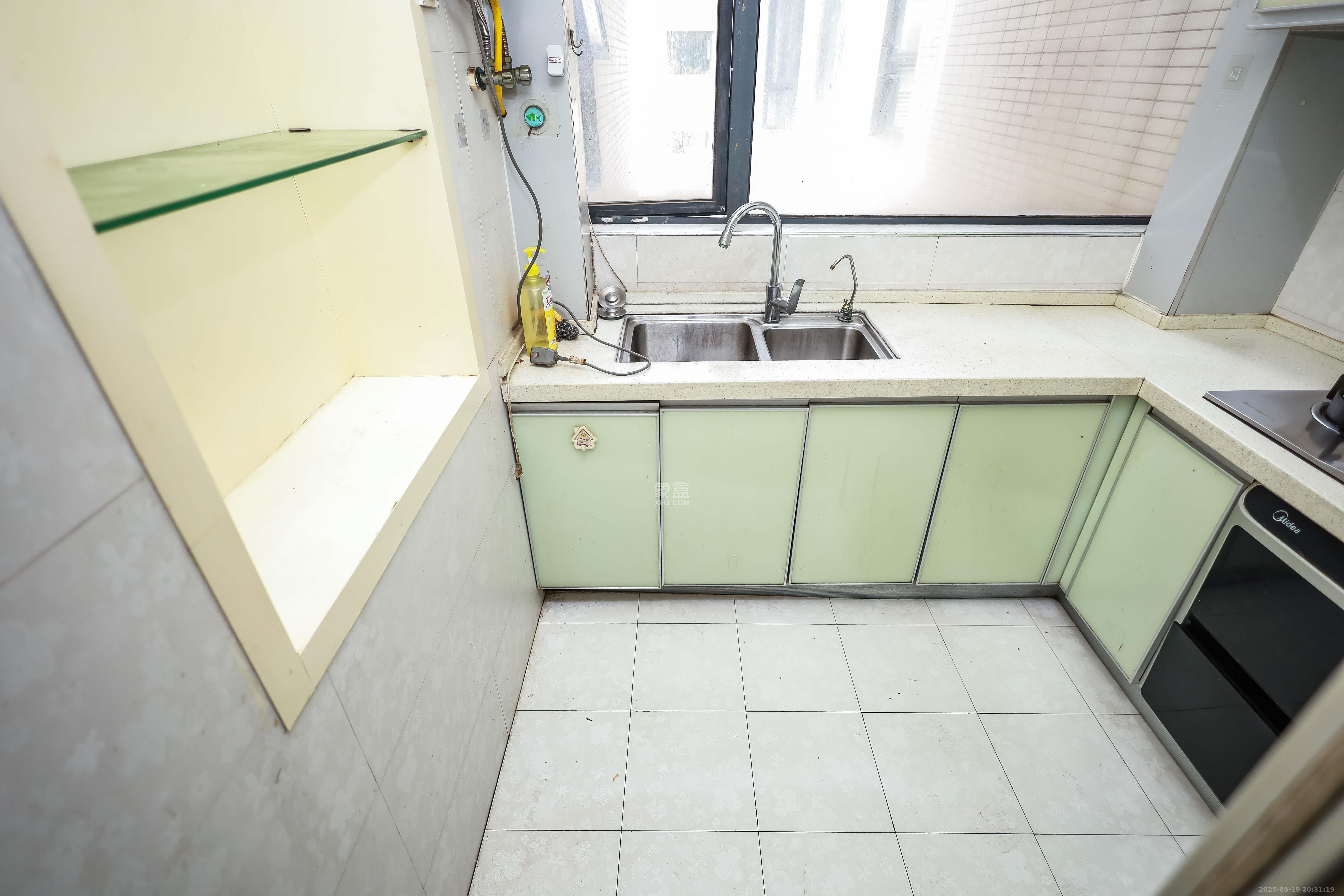 莱茵城 2室2厅1卫 66.0万 莱茵城 2室2厅1卫 66.0万厨房