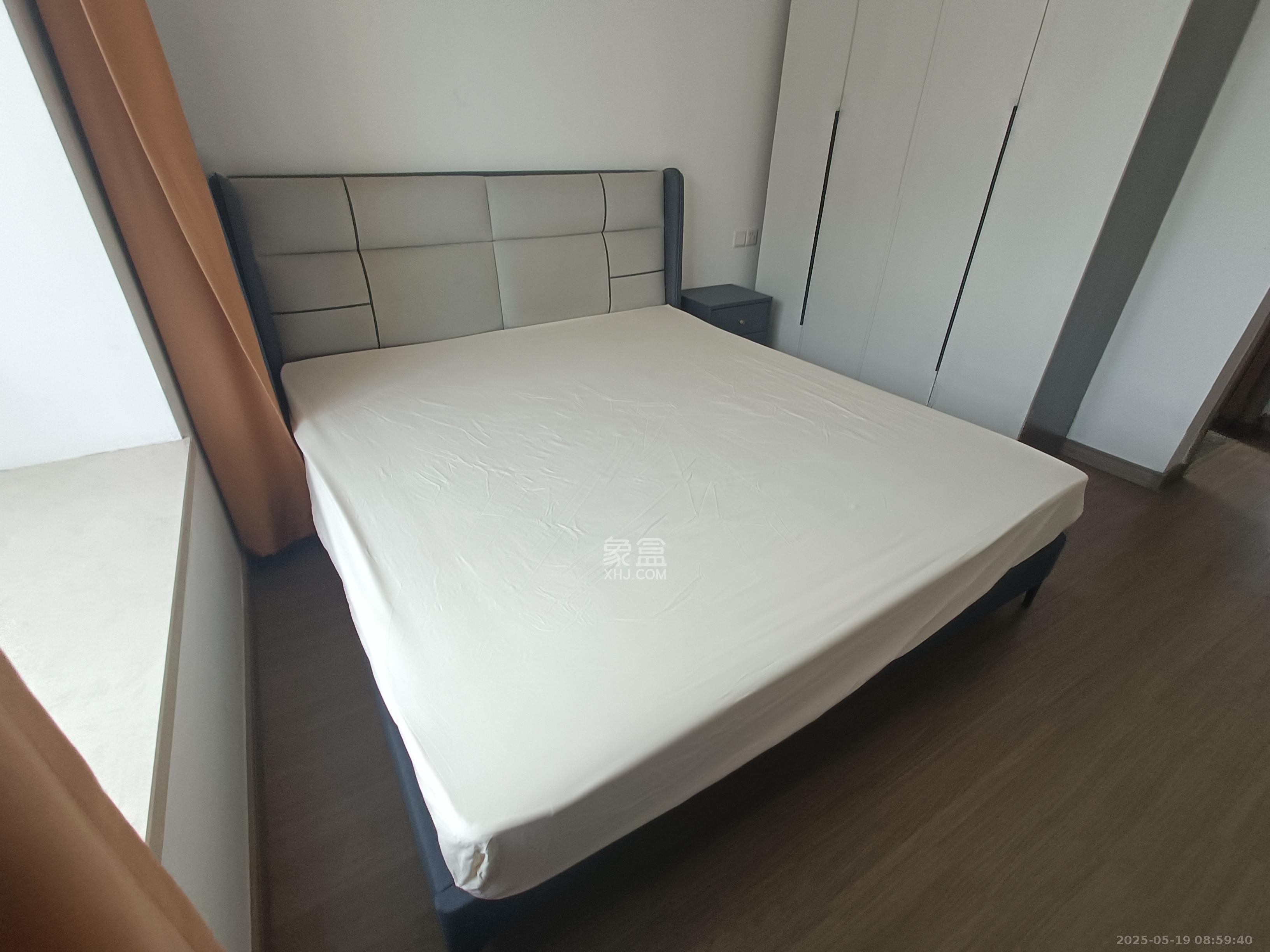 越秀亲爱里  4室2厅2卫   3200.00元/月室内图