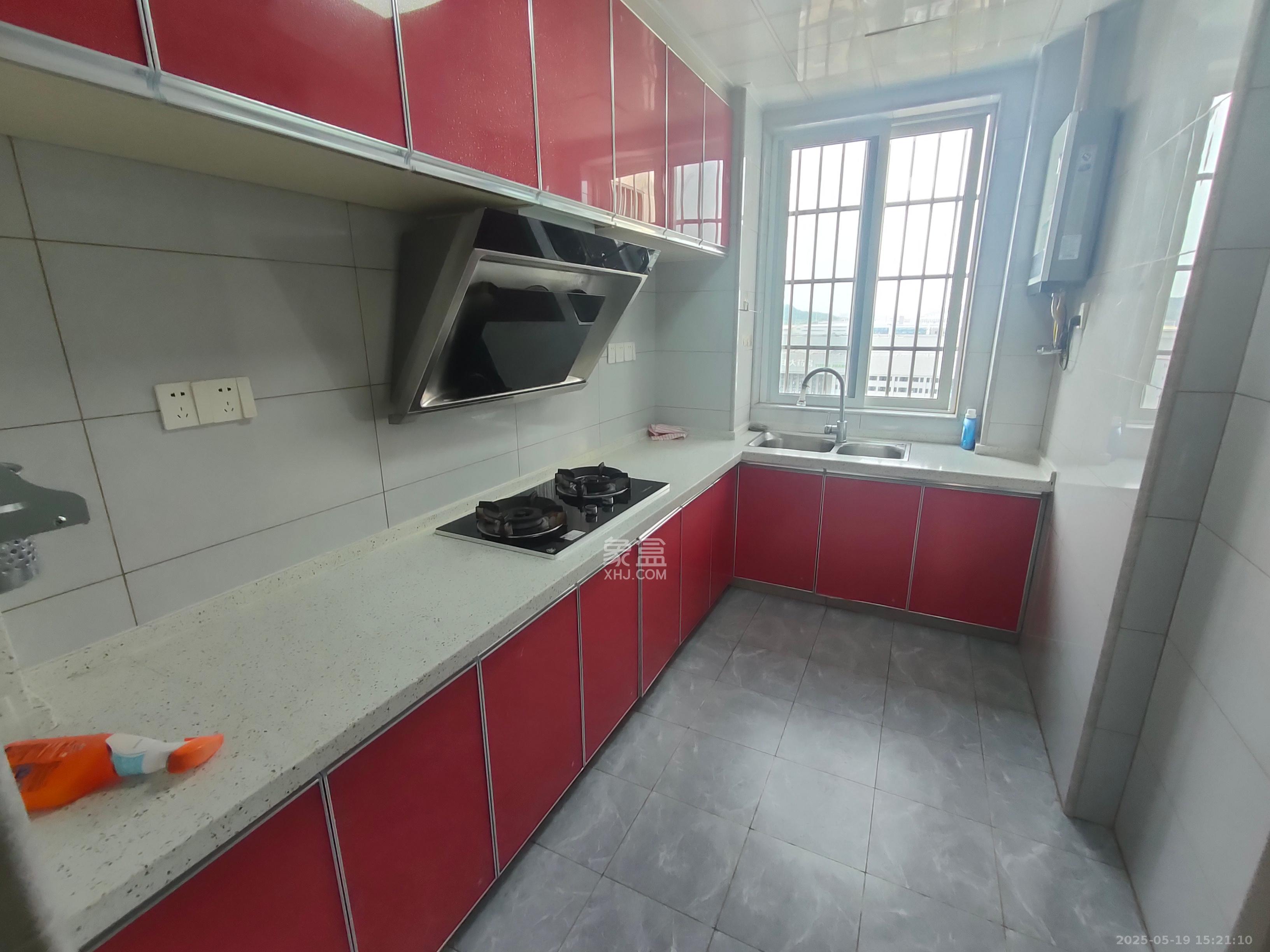 和沁园  3室2厅1卫    2100.0元/月 和沁园  3室2厅1卫    2100.0元/月室内图