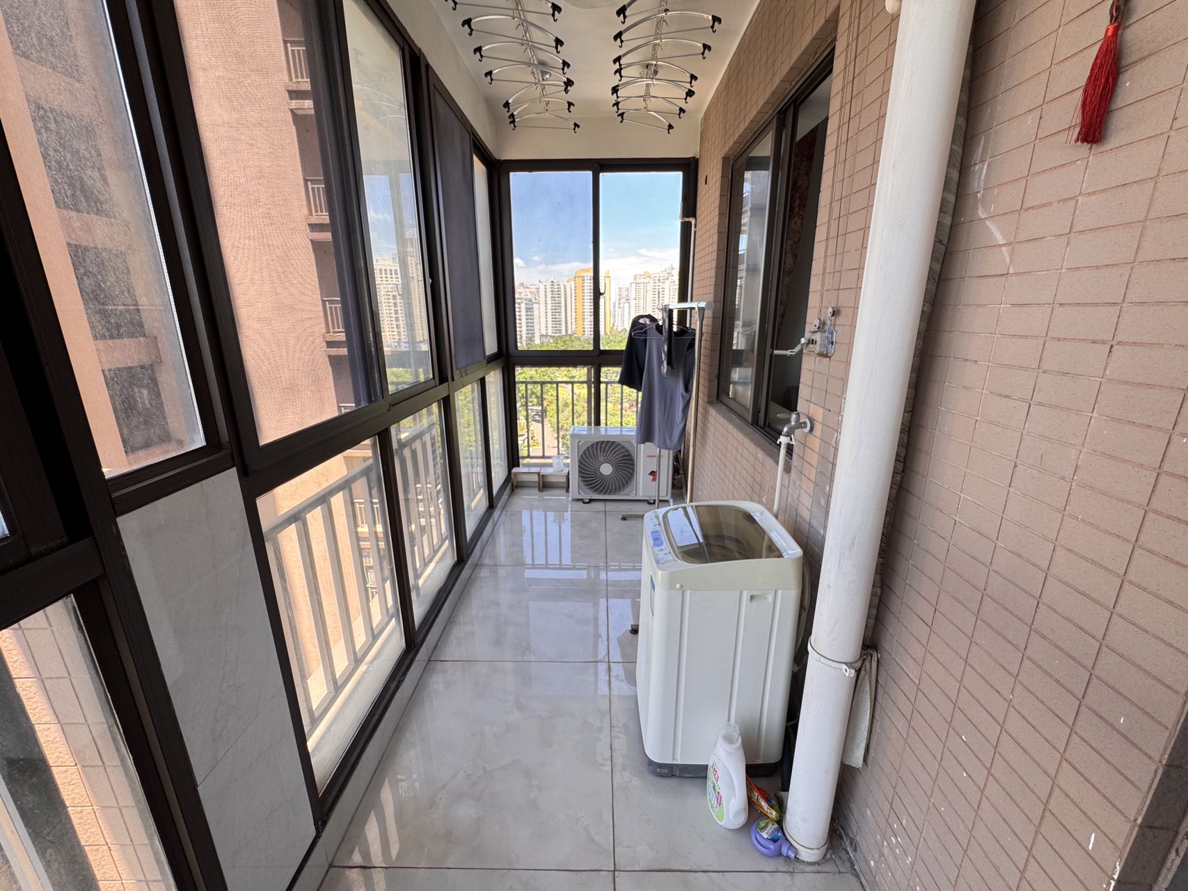 国贸城市花园 1室1厅1卫 95.0万 国贸城市花园 1室1厅1卫 95.0万客厅