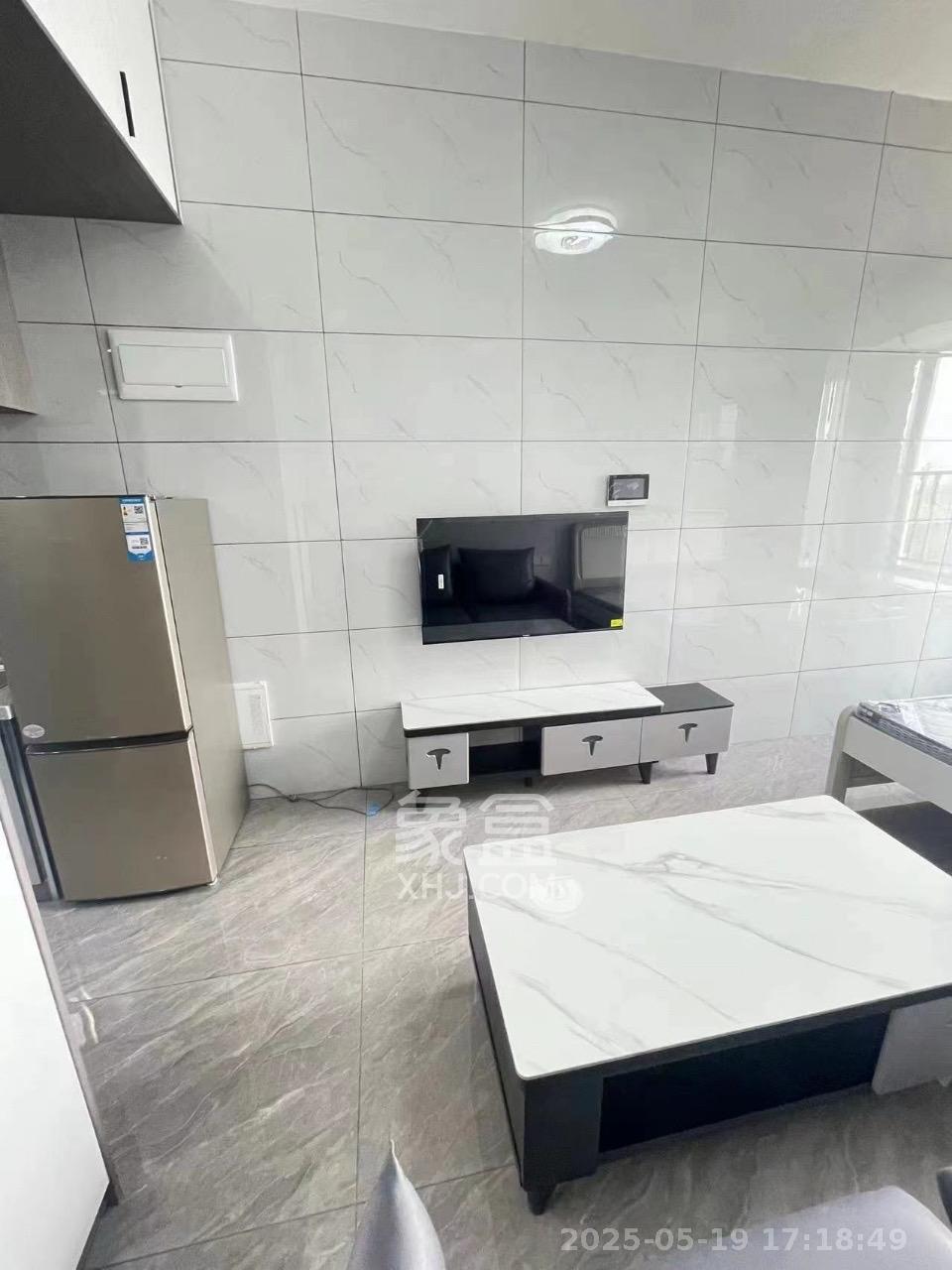 信诚湘江揽月(至善美景大厦) 1室0厅0卫 1300.0元/月 信诚湘江揽月(至善美景大厦) 1室0厅0卫 1300.0元/月室内图