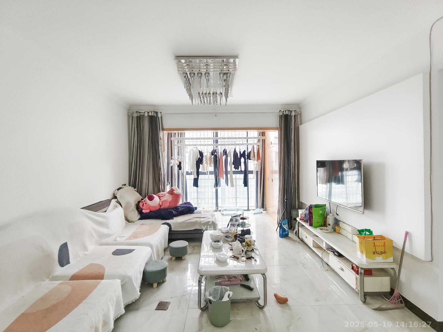 盛地尊域 3室2厅1卫 57.8万 盛地尊域 3室2厅1卫 57.8万客厅