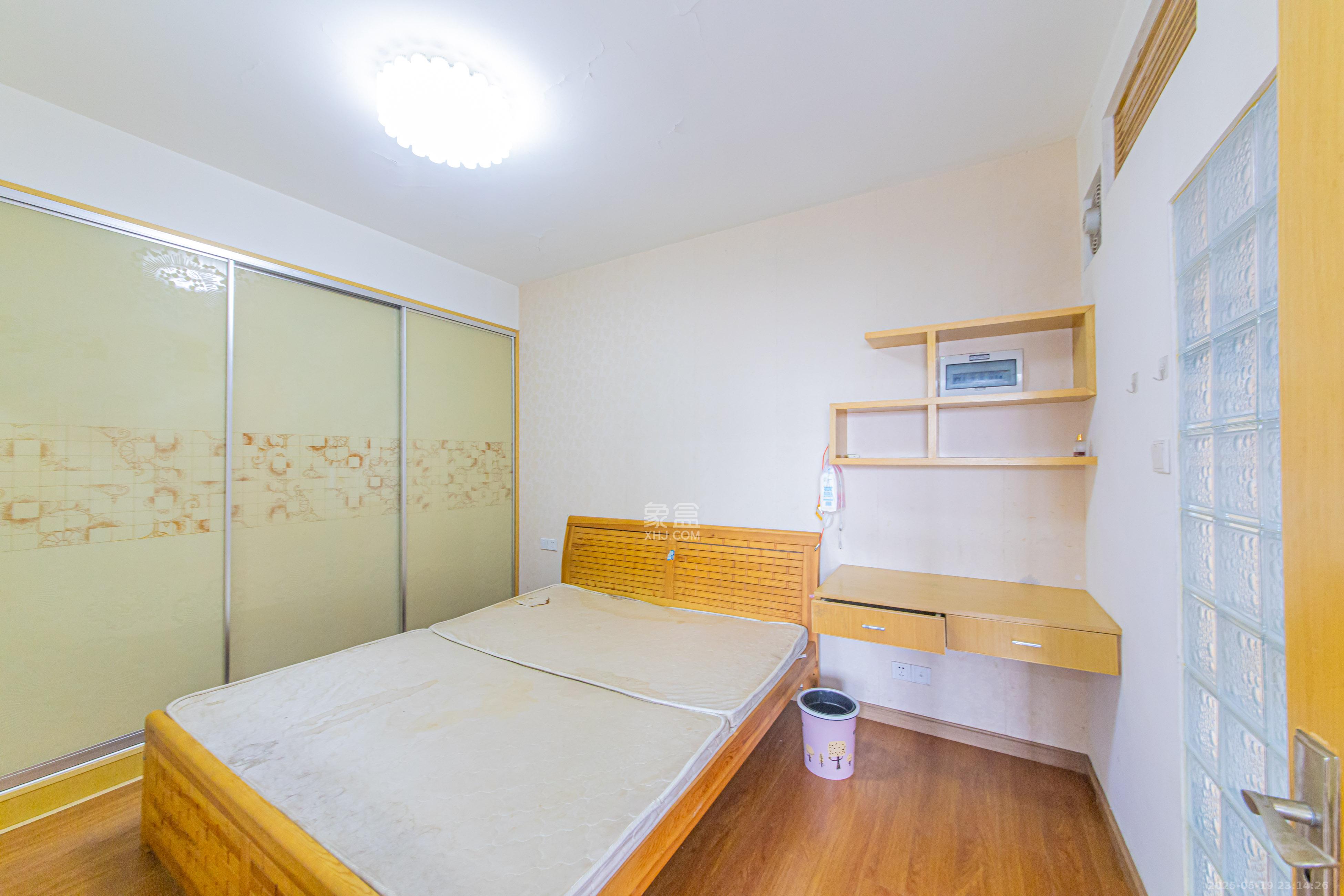 生活艺术城 2室2厅1卫 56.0万 生活艺术城 2室2厅1卫 56.0万卧室