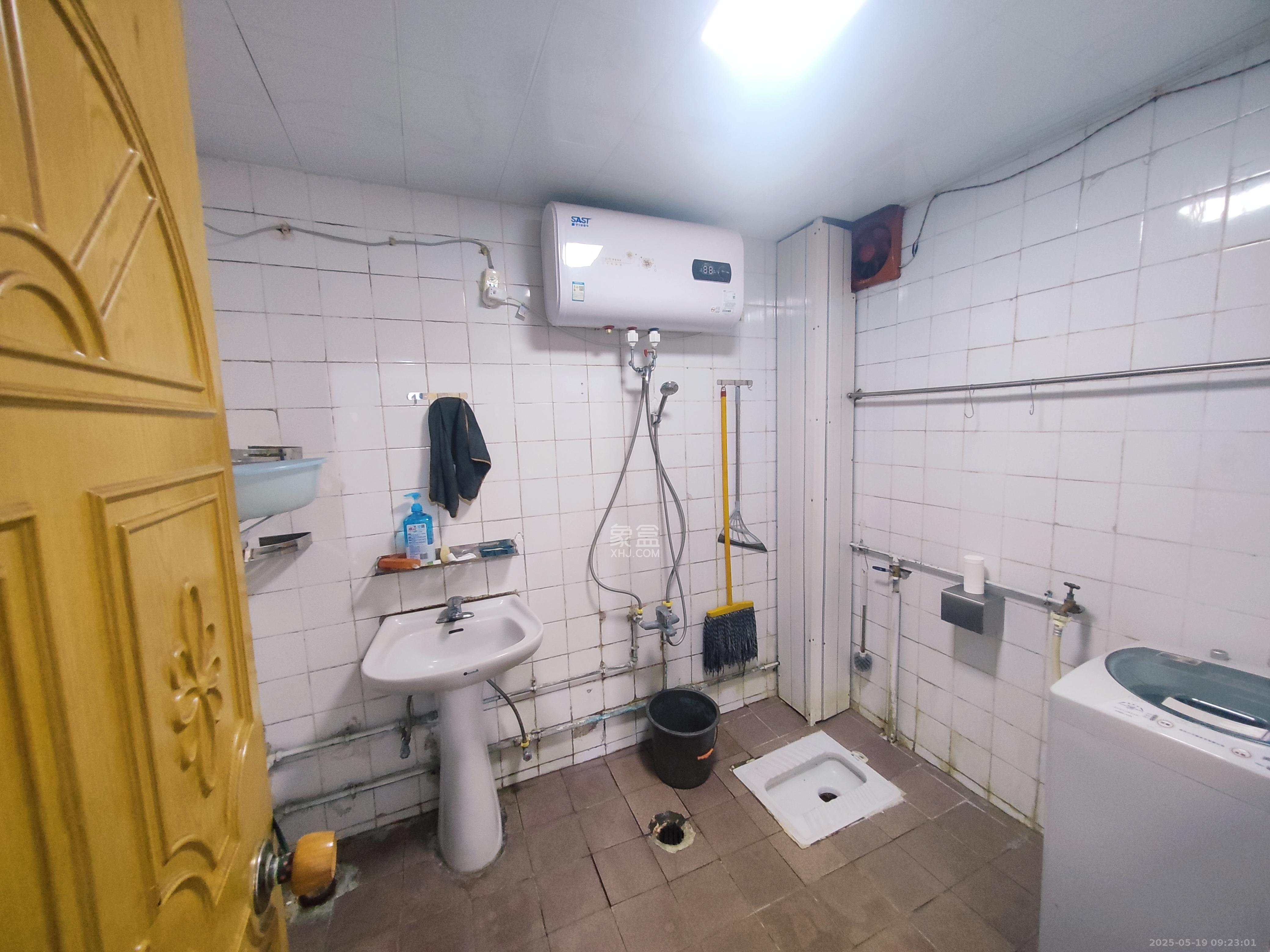 省粮食局宿舍北院 2室1厅1卫 1800.0元/月 省粮食局宿舍北院 2室1厅1卫 1800.0元/月室内图