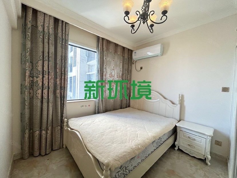 东岳新外滩  2室2厅1卫   62.00万客厅