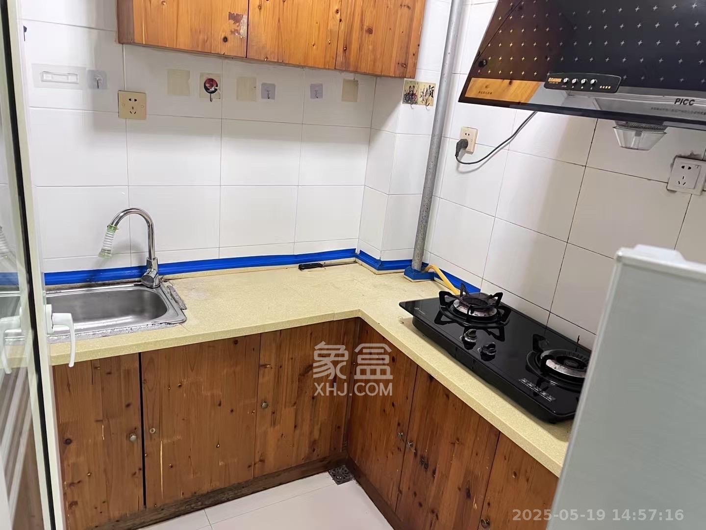 东方新世界  1室1厅1卫   1400.00元/月室内图