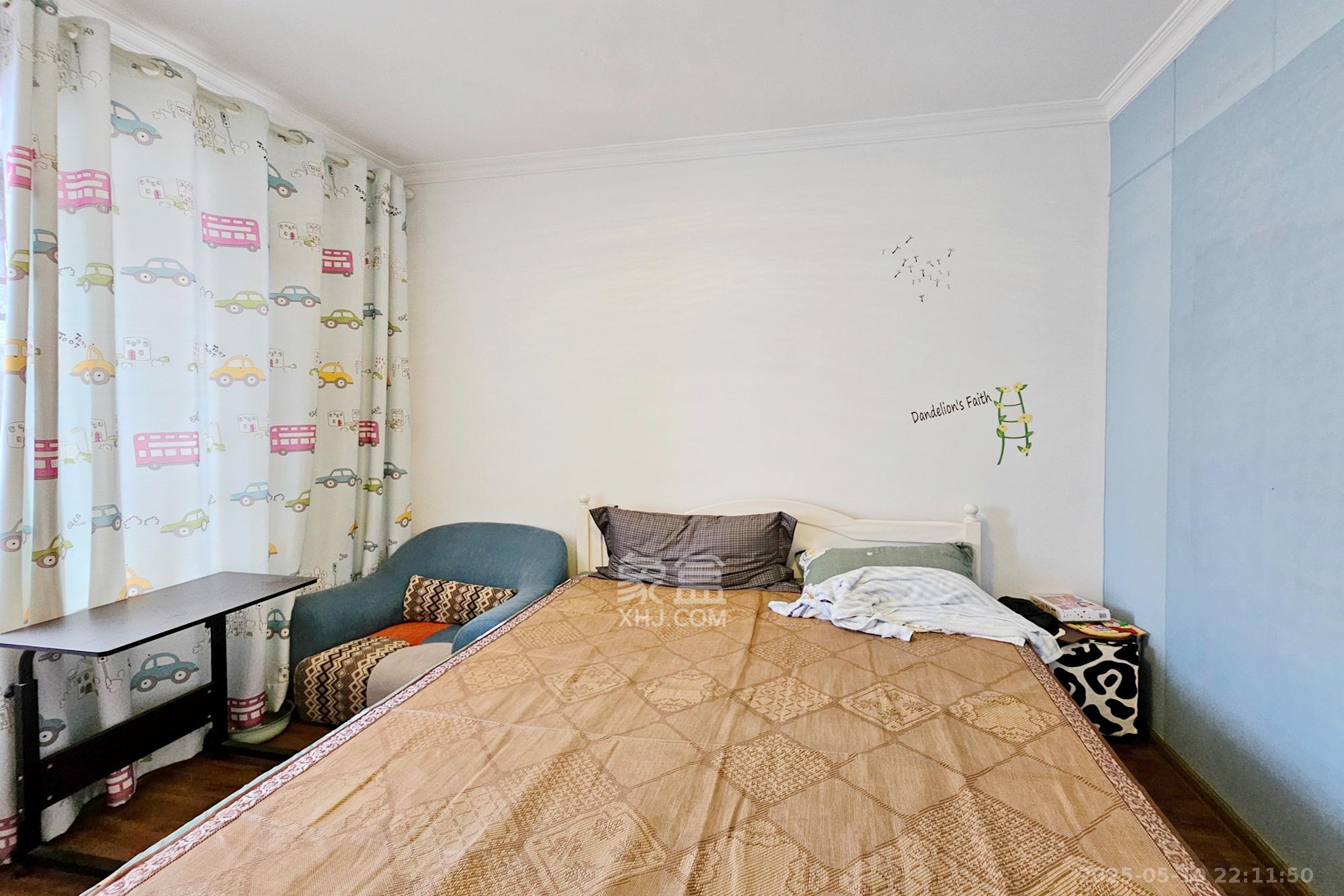 三江花中城  4室2厅2卫    89.9万卧室