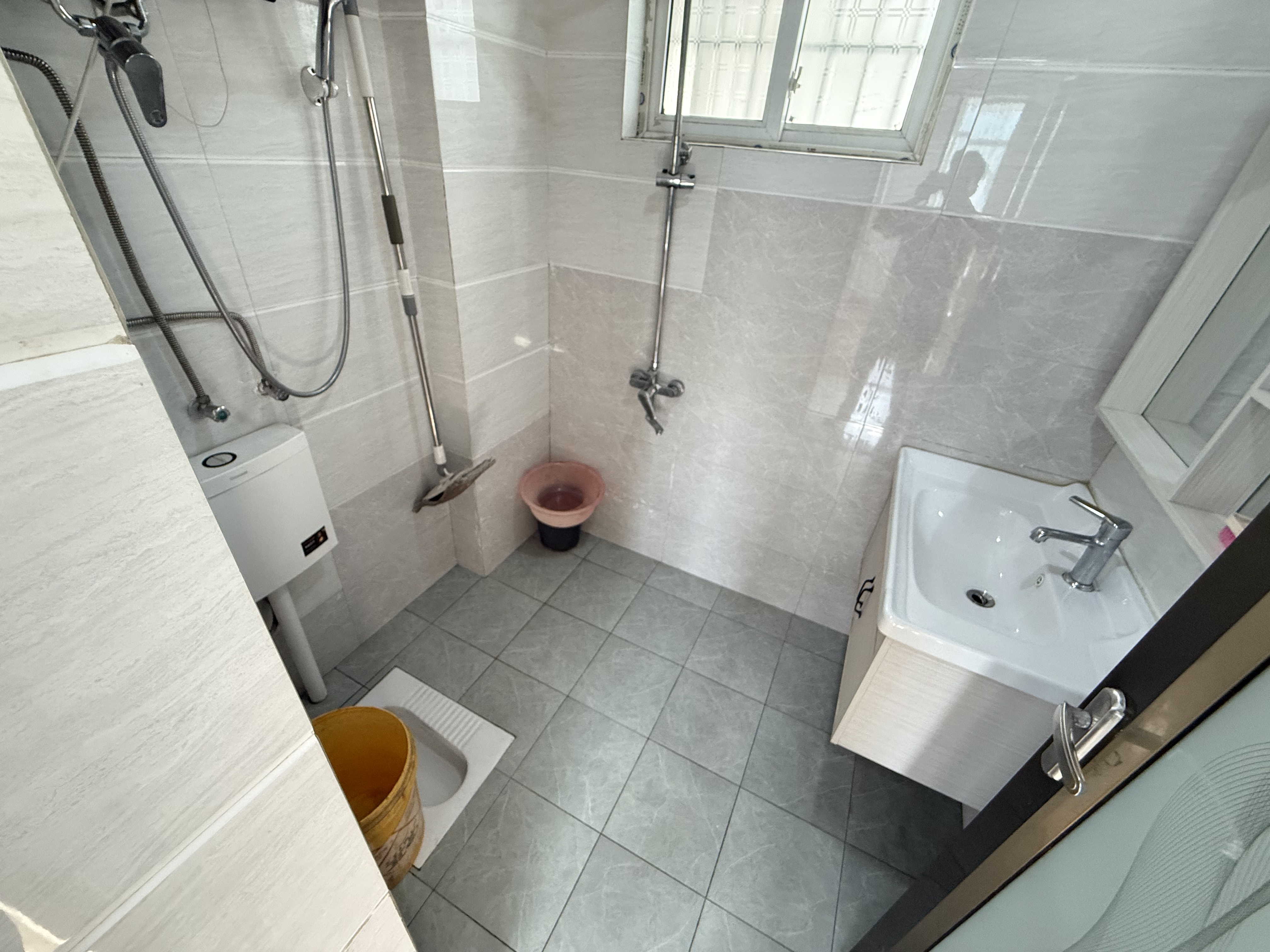 欣业苑 2室2厅1卫 1300.0元/月 欣业苑 2室2厅1卫 1300.0元/月室内图