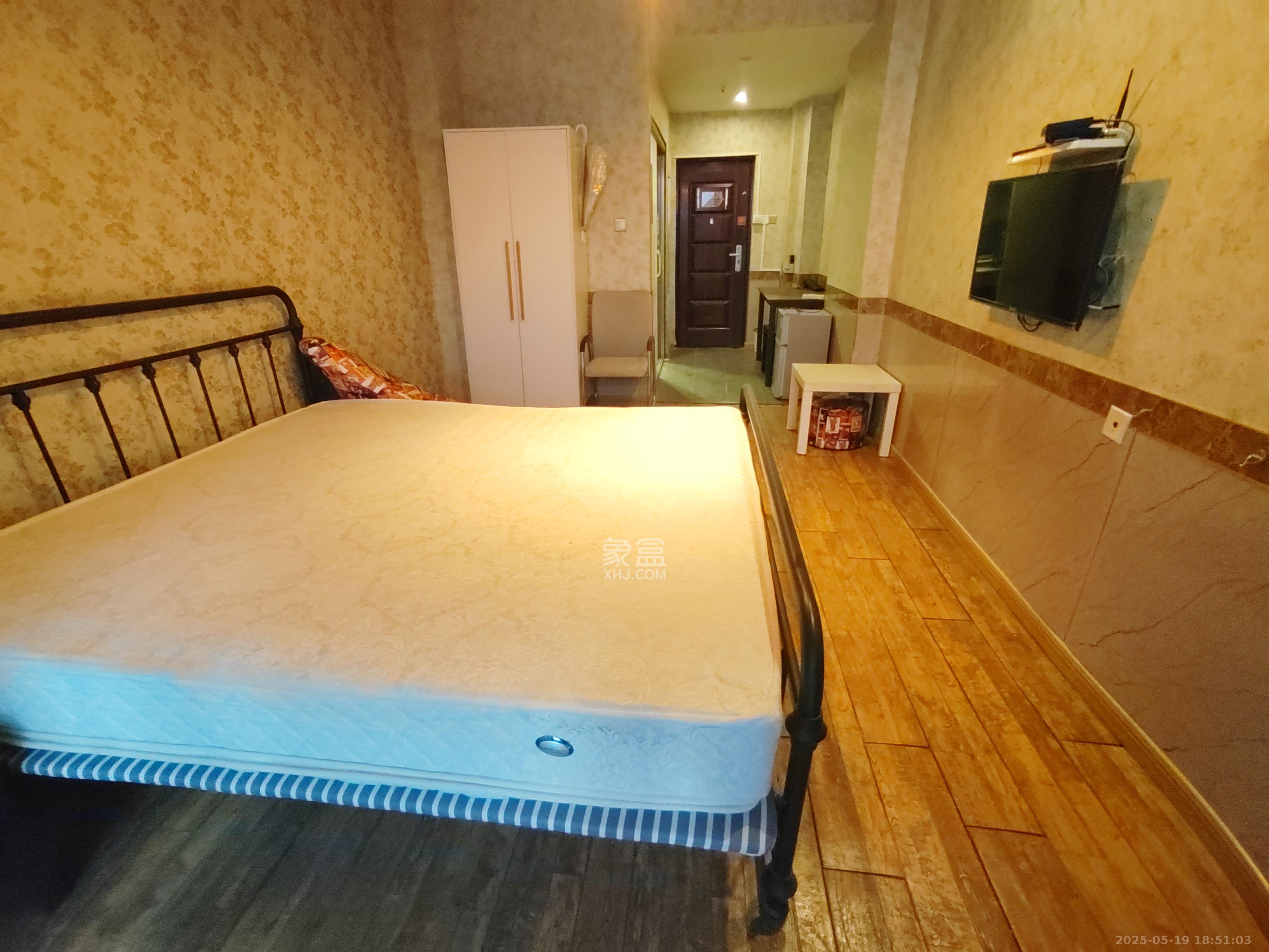 绿地中央广场  1室0厅1卫   1600.00元/月室内图