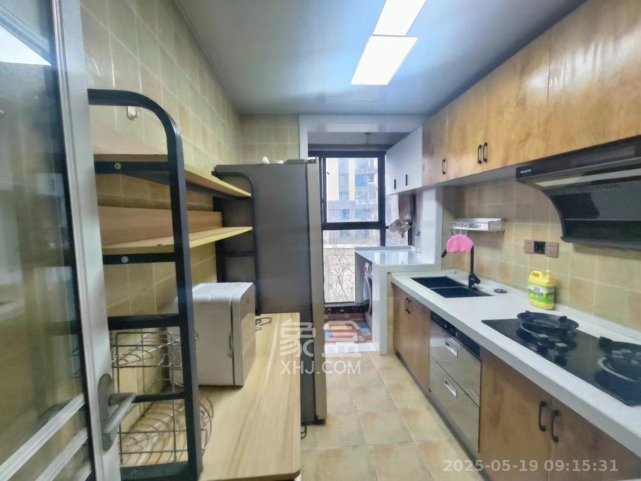 龙湖湘风原著(龙湖湘风星城) 4室2厅2卫 2400.0元/月 龙湖湘风原著(龙湖湘风星城) 4室2厅2卫 2400.0元/月室内图