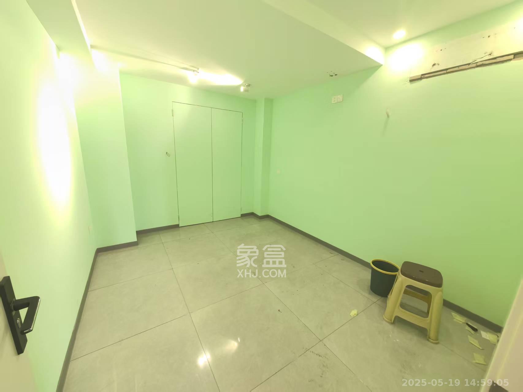 保利香槟国际 4室1厅1卫 4500.0元/月 保利香槟国际 4室1厅1卫 4500.0元/月室内图