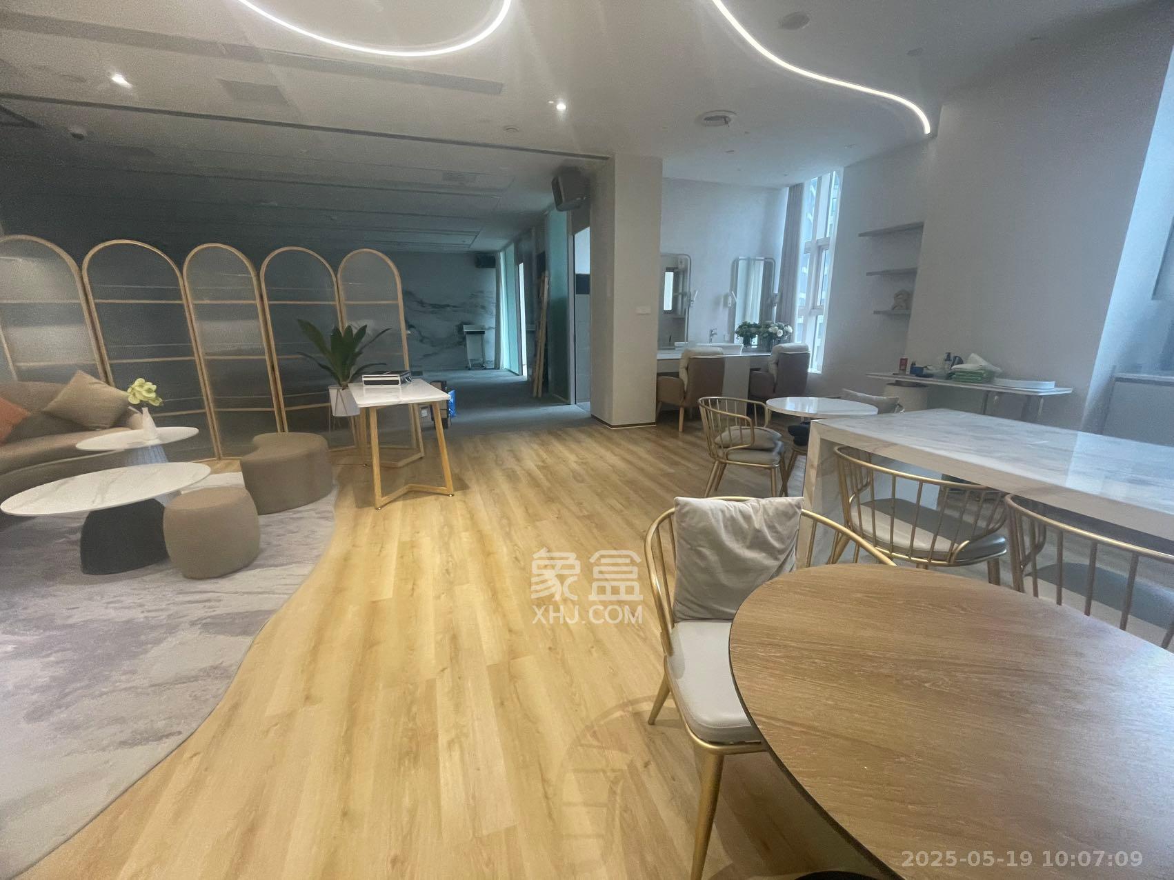 万科城   294.8㎡     15000.00元/月室内图