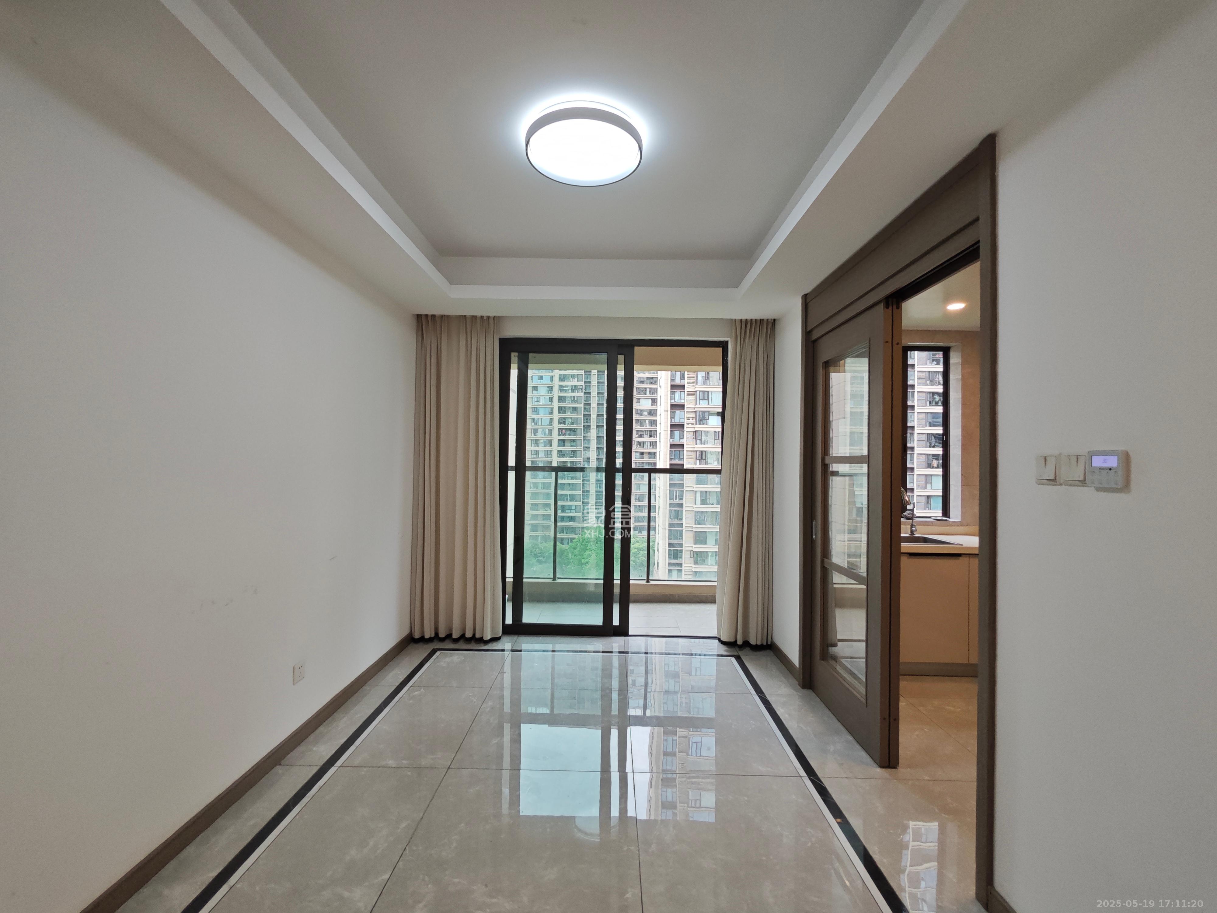 龙湖铂金中心(龙湖春江郦城) 4室2厅2卫 5500.0元/月 龙湖铂金中心(龙湖春江郦城) 4室2厅2卫 5500.0元/月室内图