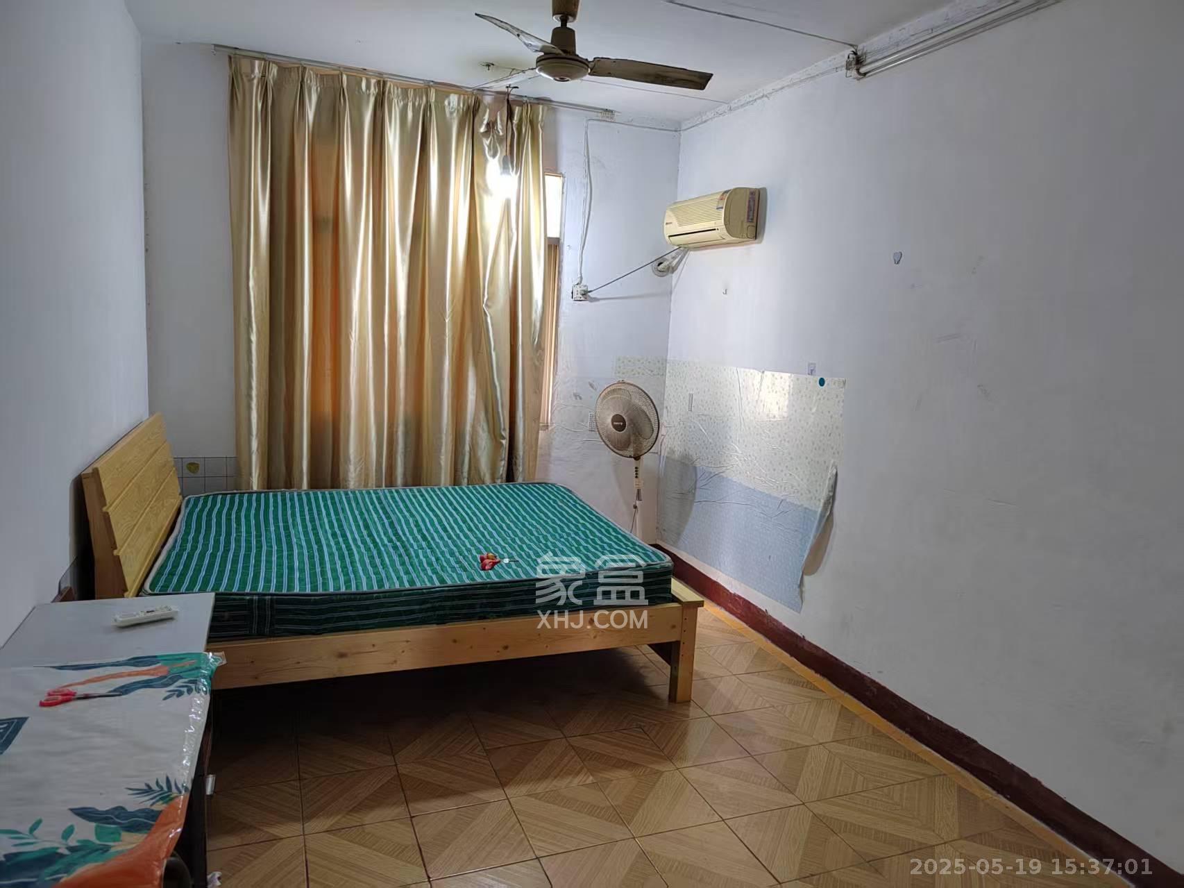 长沙毛巾纺织印染厂宿舍区  2室1厅1卫    1400.0元/月 长沙毛巾纺织印染厂宿舍区  2室1厅1卫    1400.0元/月室内图