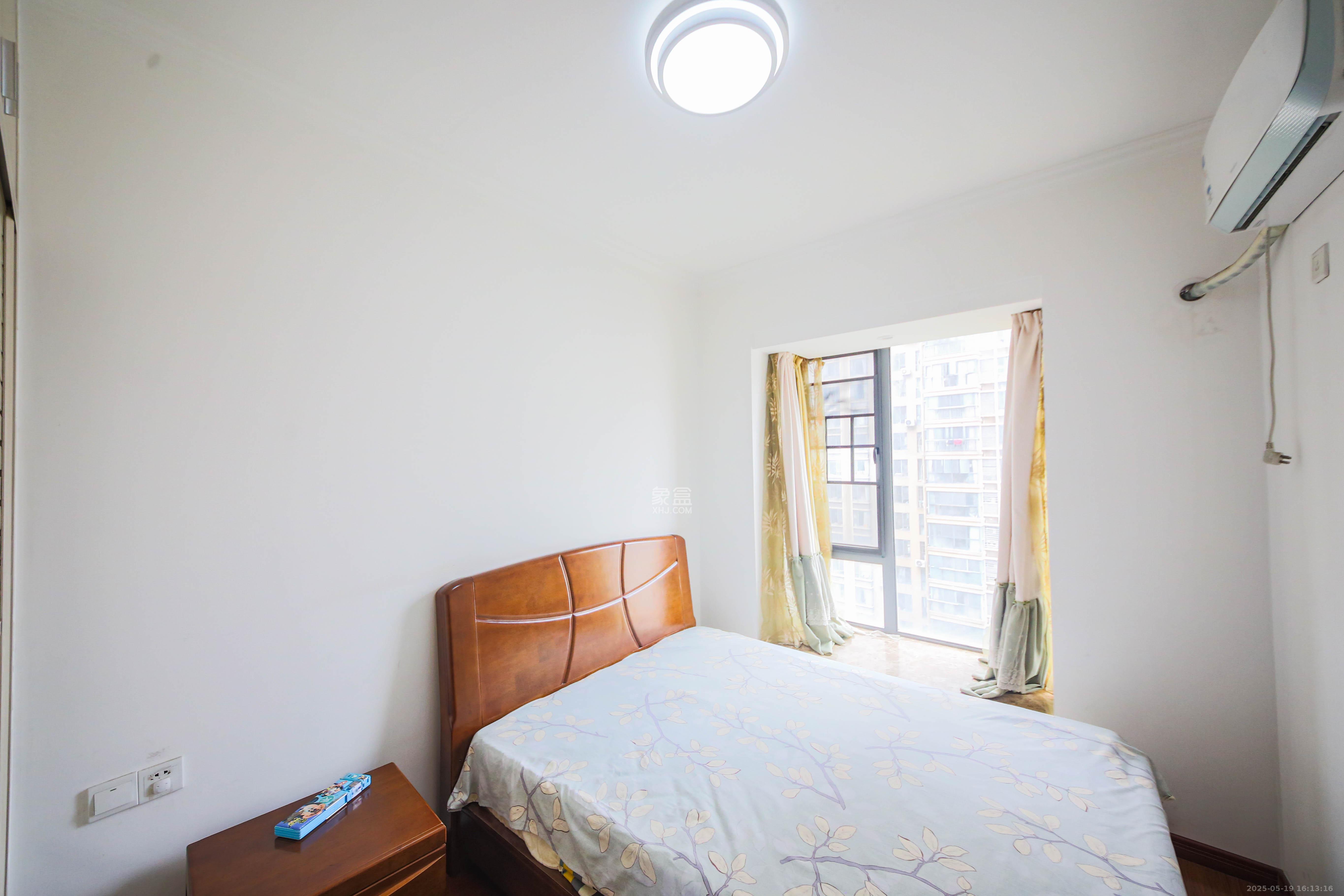 鑫远御文台一期 4室2厅2卫 130.0万 鑫远御文台一期 4室2厅2卫 130.0万卧室