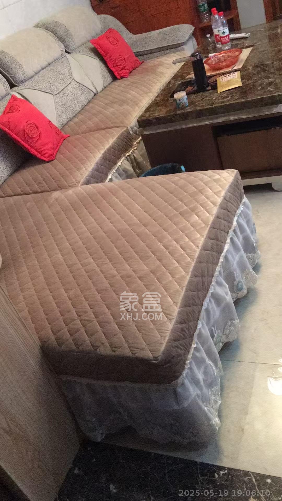翡翠云天  3室2厅2卫   2400.00元/月室内图