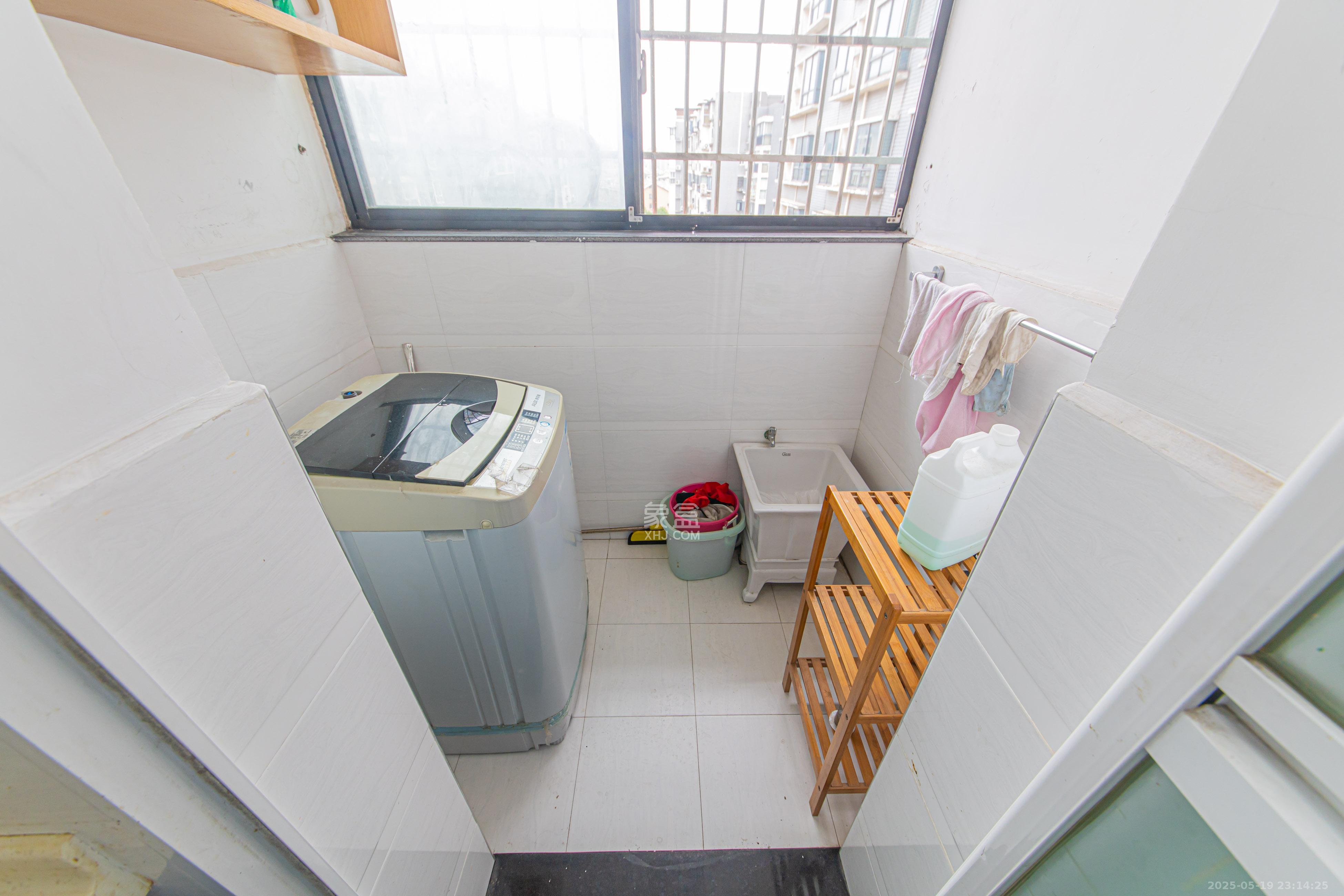 生活艺术城 2室2厅1卫 56.0万 生活艺术城 2室2厅1卫 56.0万厨房