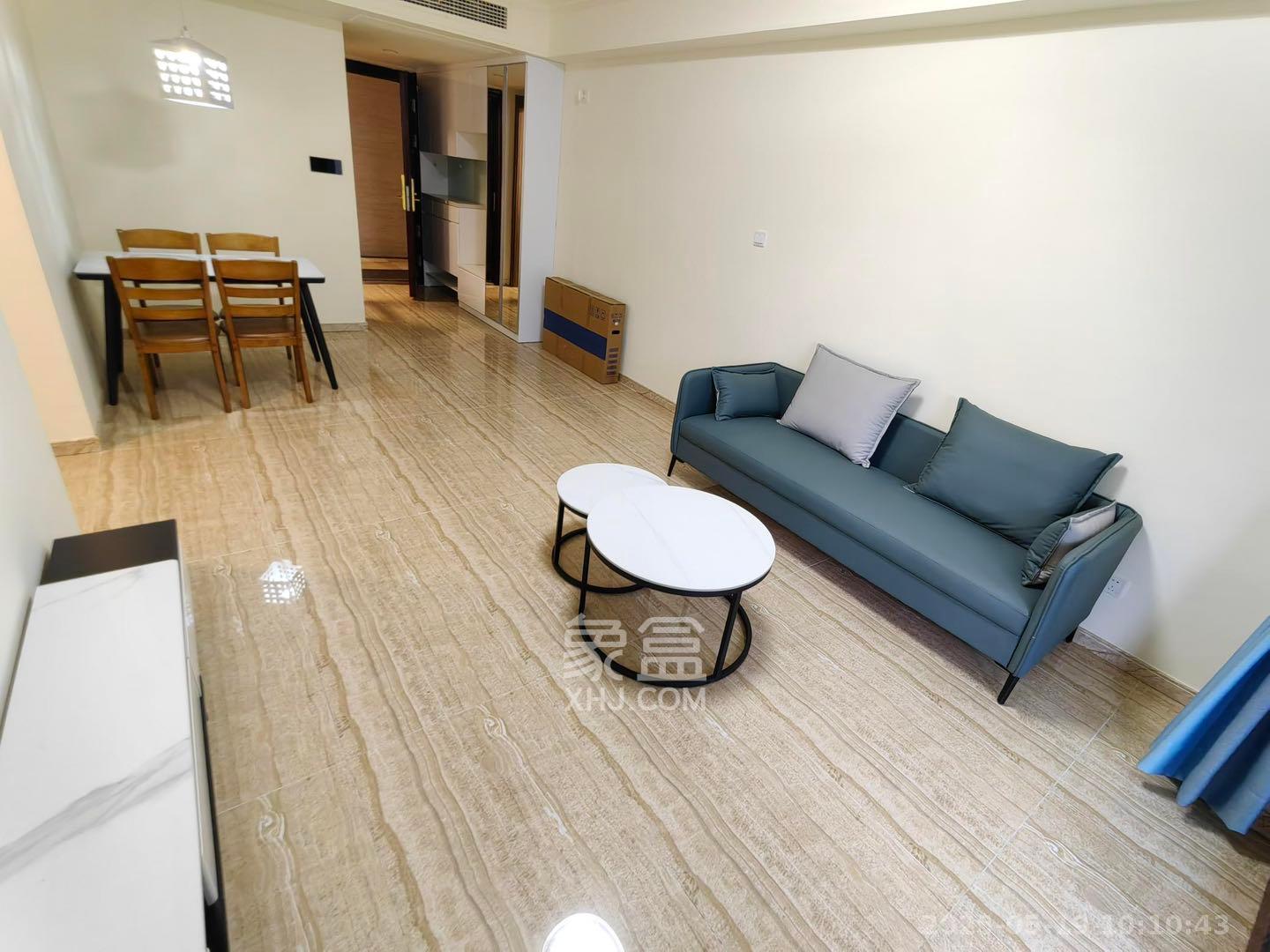 碧桂园翘楚棠  3室2厅2卫   2400.00元/月室内图