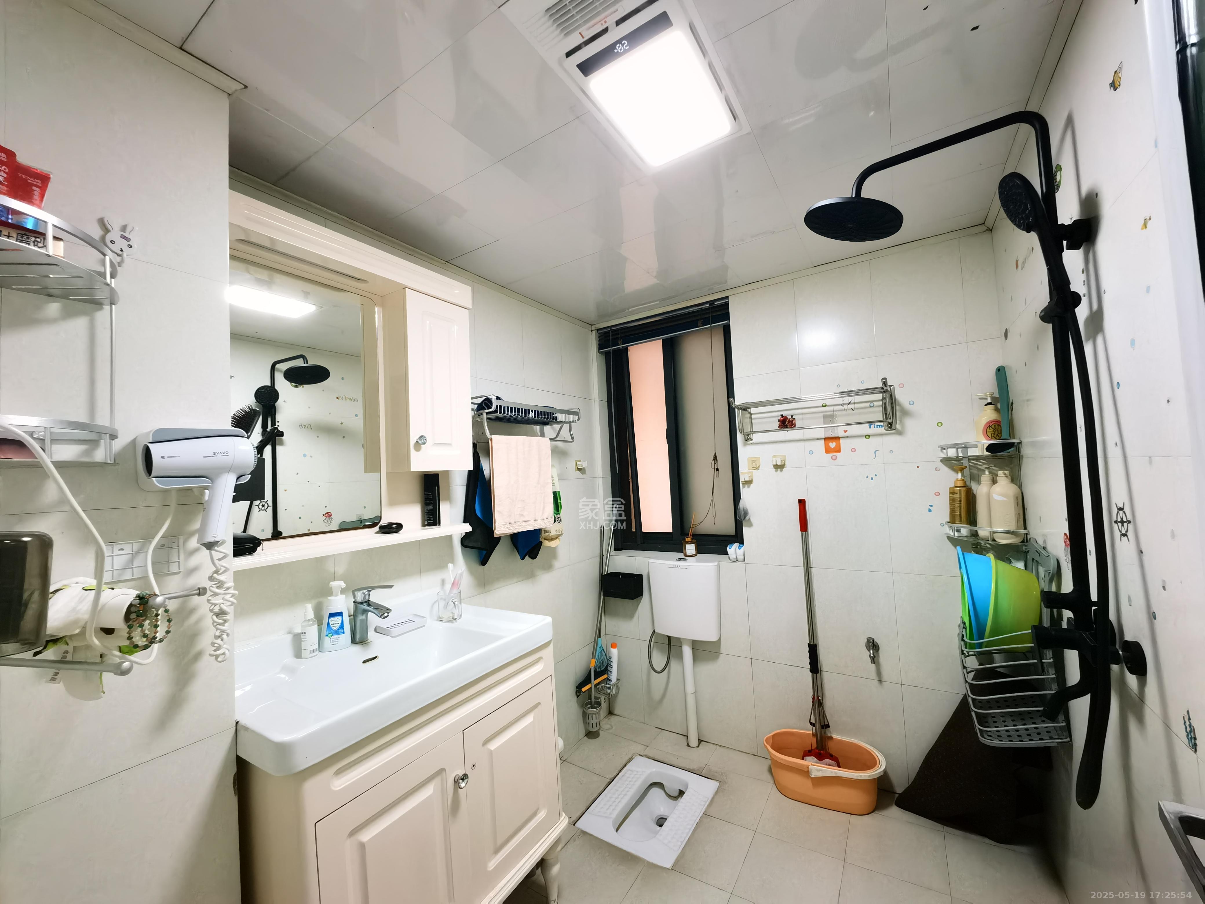 中城丽景香山园  3室2厅2卫   3600.00元/月室内图
