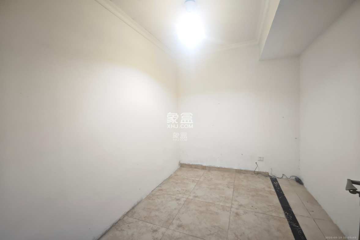 华盛新外滩  4室2厅2卫    3600.0元/月 华盛新外滩  4室2厅2卫    3600.0元/月室内图