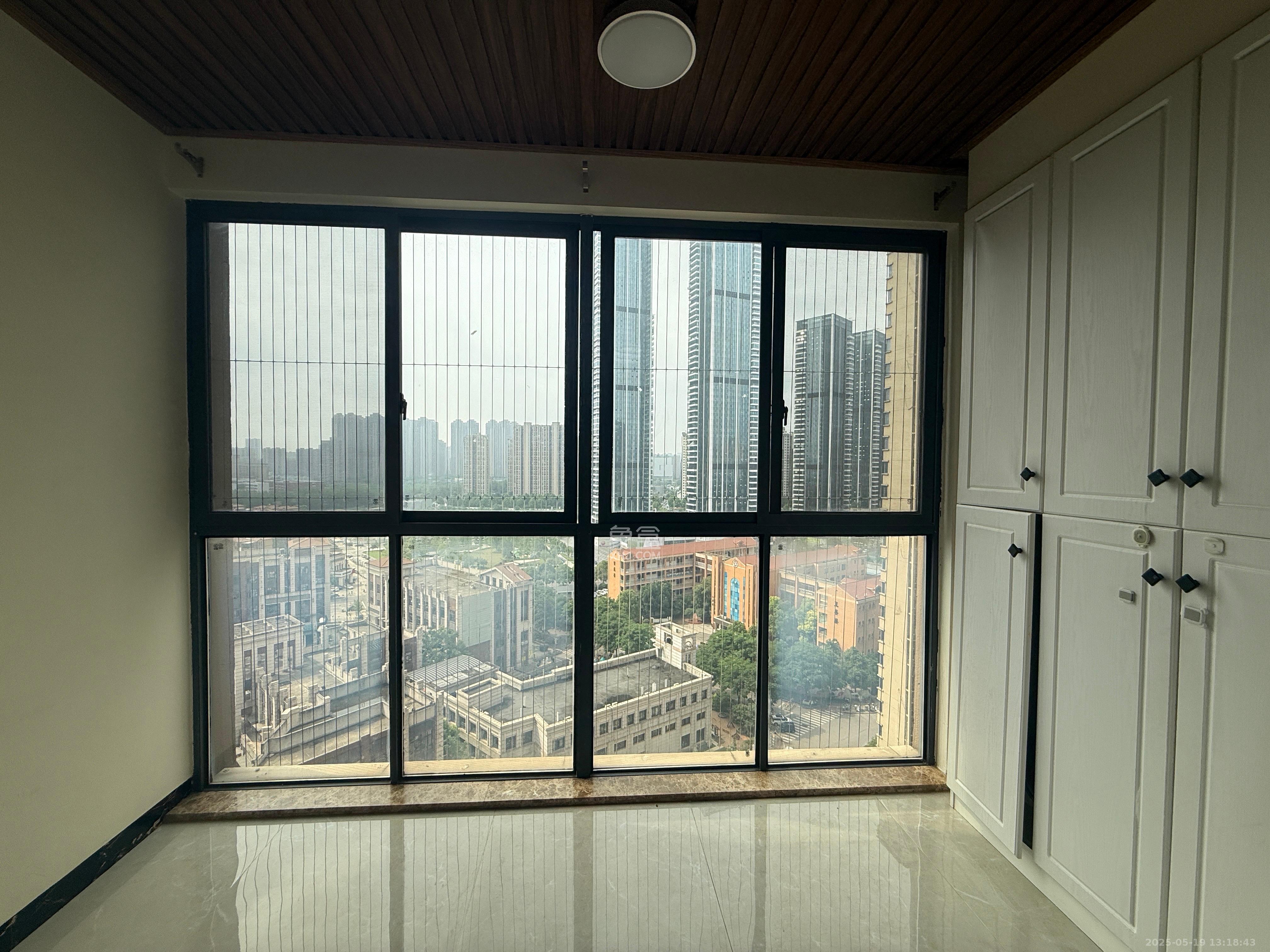 江河东澜湾  3室2厅1卫   2700.00元/月室内图