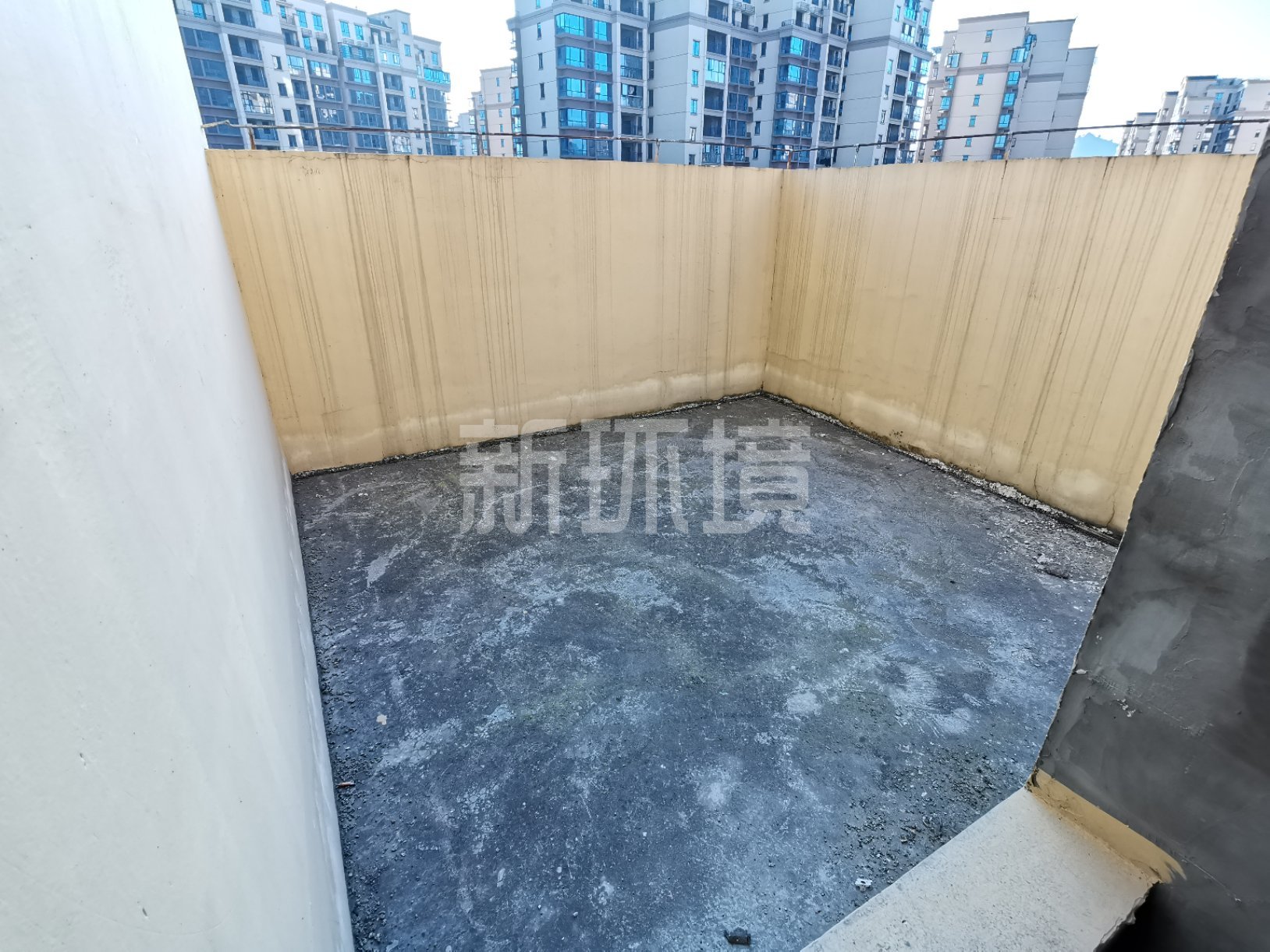 天门壹号  4室2厅1卫   62.00万客厅