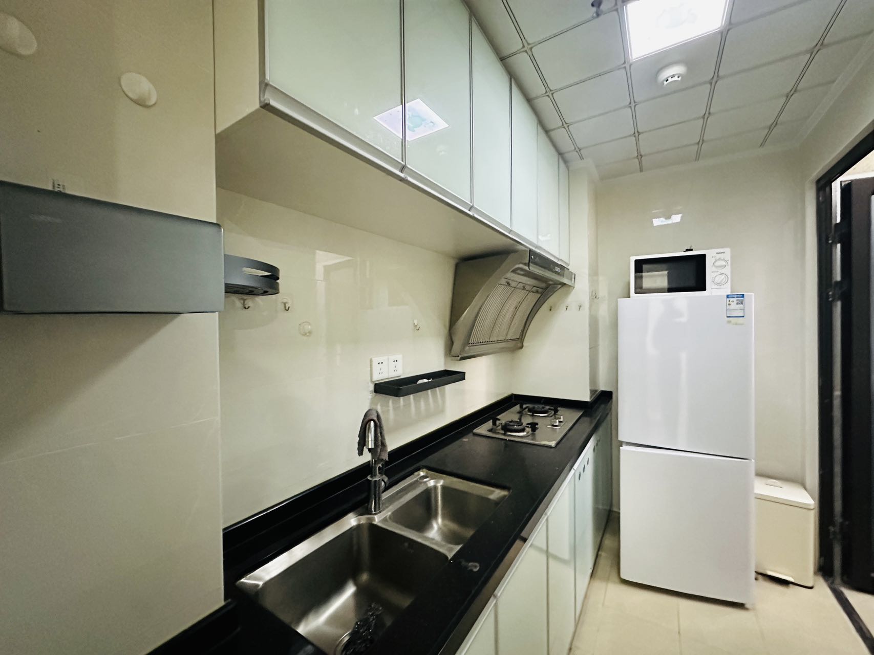 华润中心 2室1厅1卫 3300.0元/月 华润中心 2室1厅1卫 3300.0元/月室内图