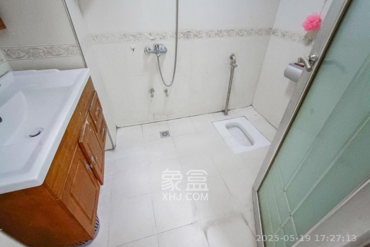 阳光晶城  2室2厅2卫   1900.00元/月室内图