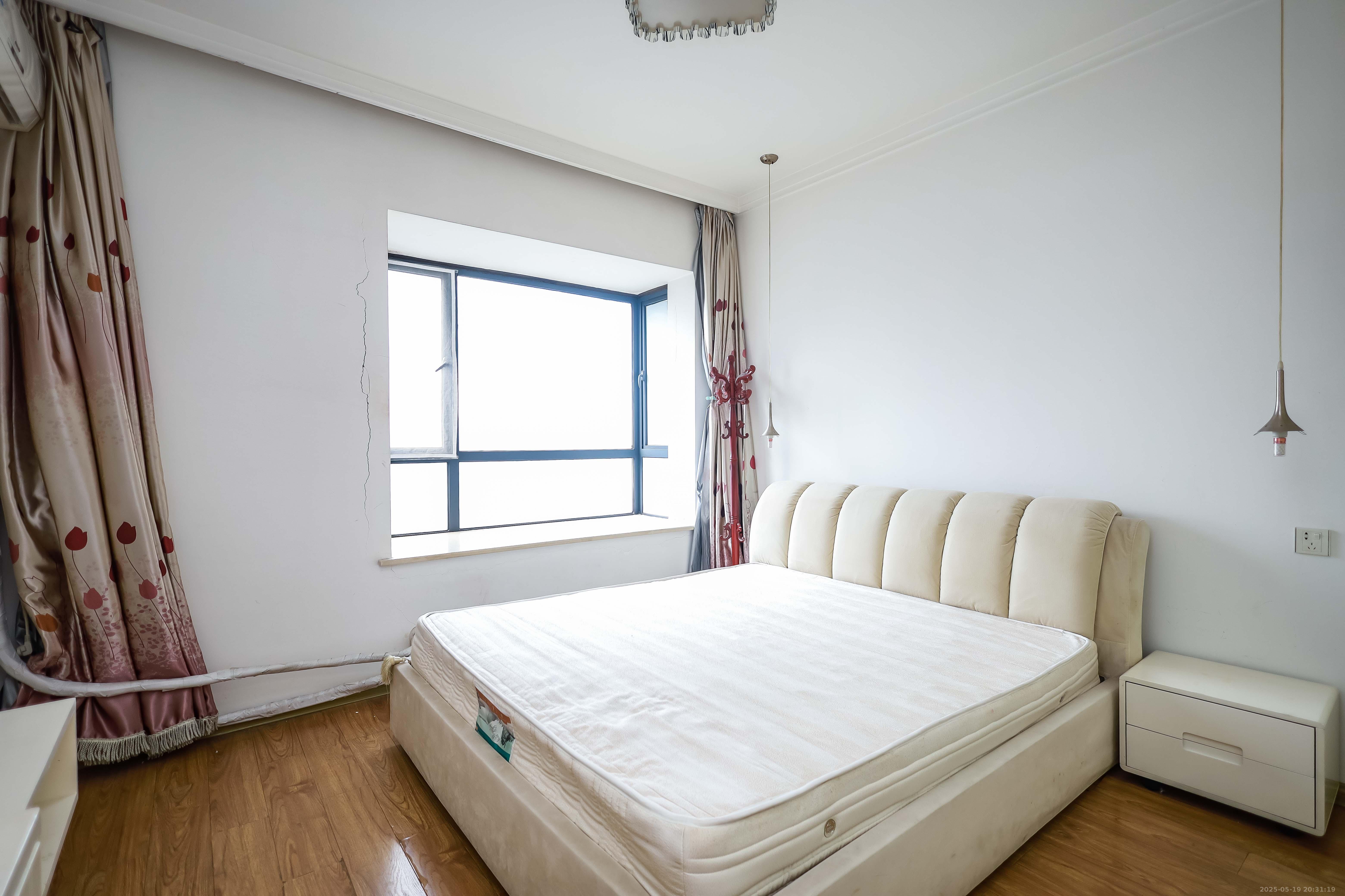 莱茵城 2室2厅1卫 66.0万 莱茵城 2室2厅1卫 66.0万卧室