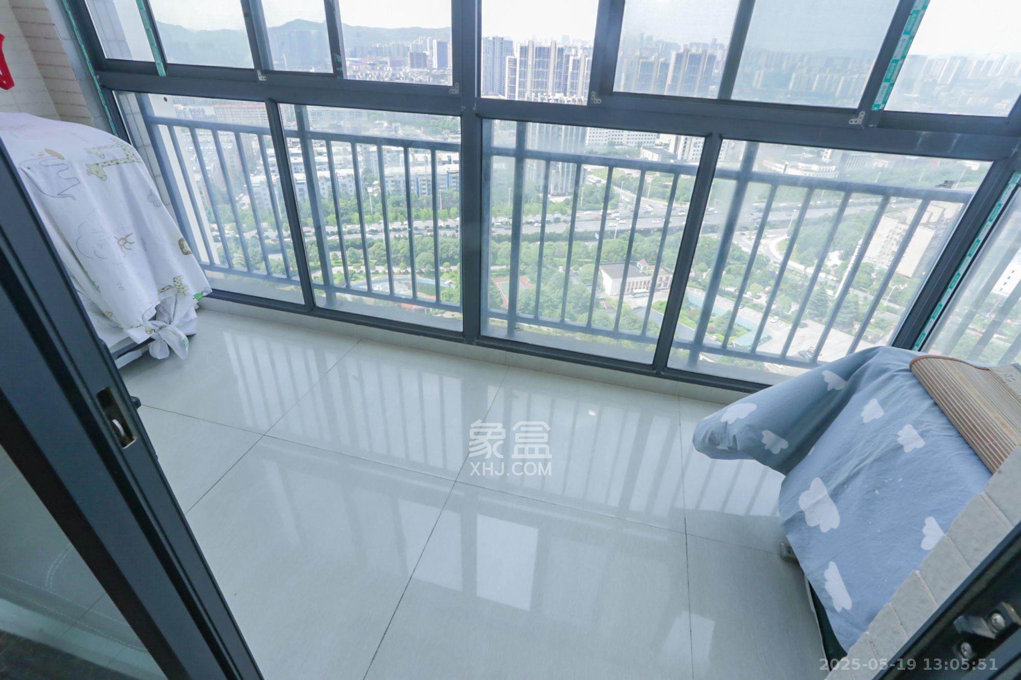 莱茵城 3室2厅1卫 2200.0元/月 莱茵城 3室2厅1卫 2200.0元/月室内图