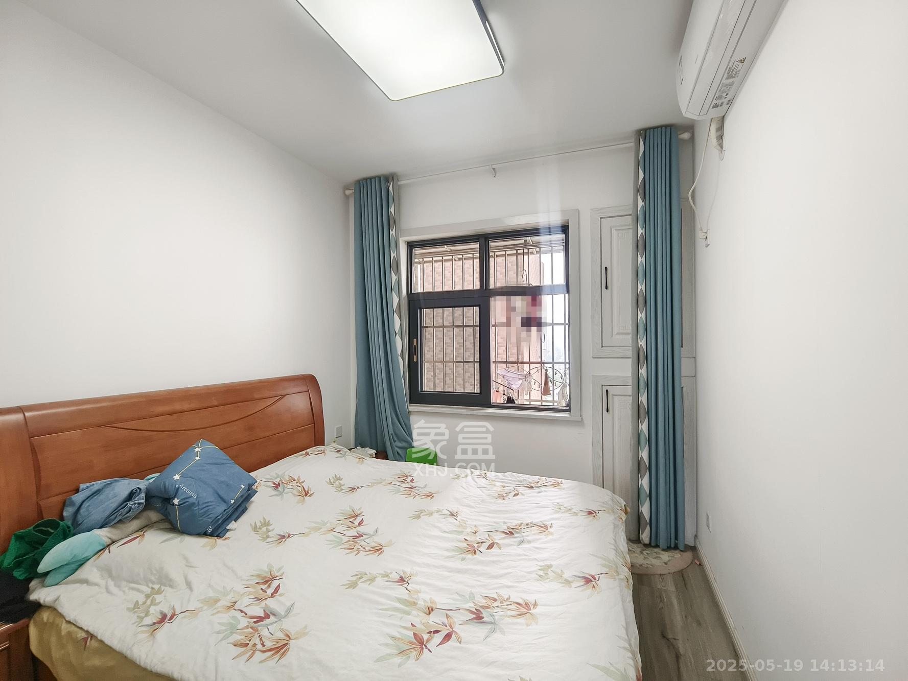 月亮湾草莓街区一、二期 4室2厅2卫 85.0万 月亮湾草莓街区一、二期 4室2厅2卫 85.0万卧室