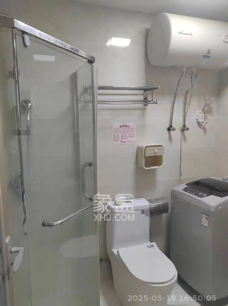 新世界广场  1室1厅1卫   1400.00元/月室内图