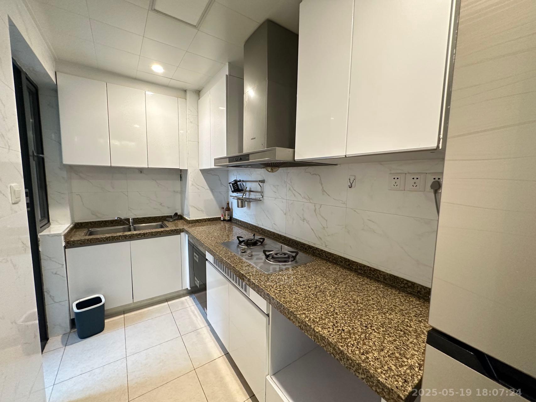 恒大华府 3室2厅2卫 3200.0元/月 恒大华府 3室2厅2卫 3200.0元/月室内图