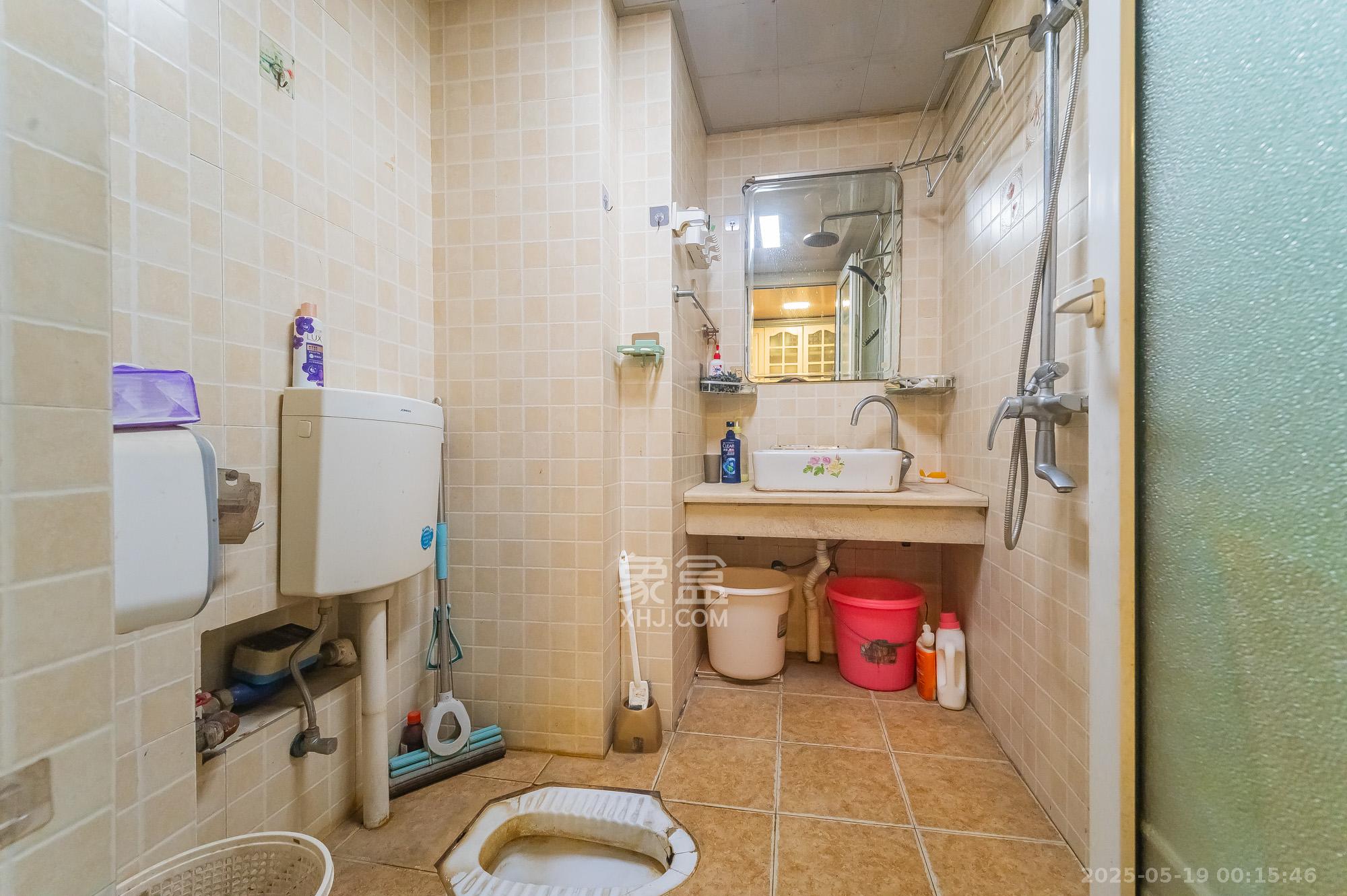 佳美星城 2室2厅1卫 43.8万 佳美星城 2室2厅1卫 43.8万卫生间