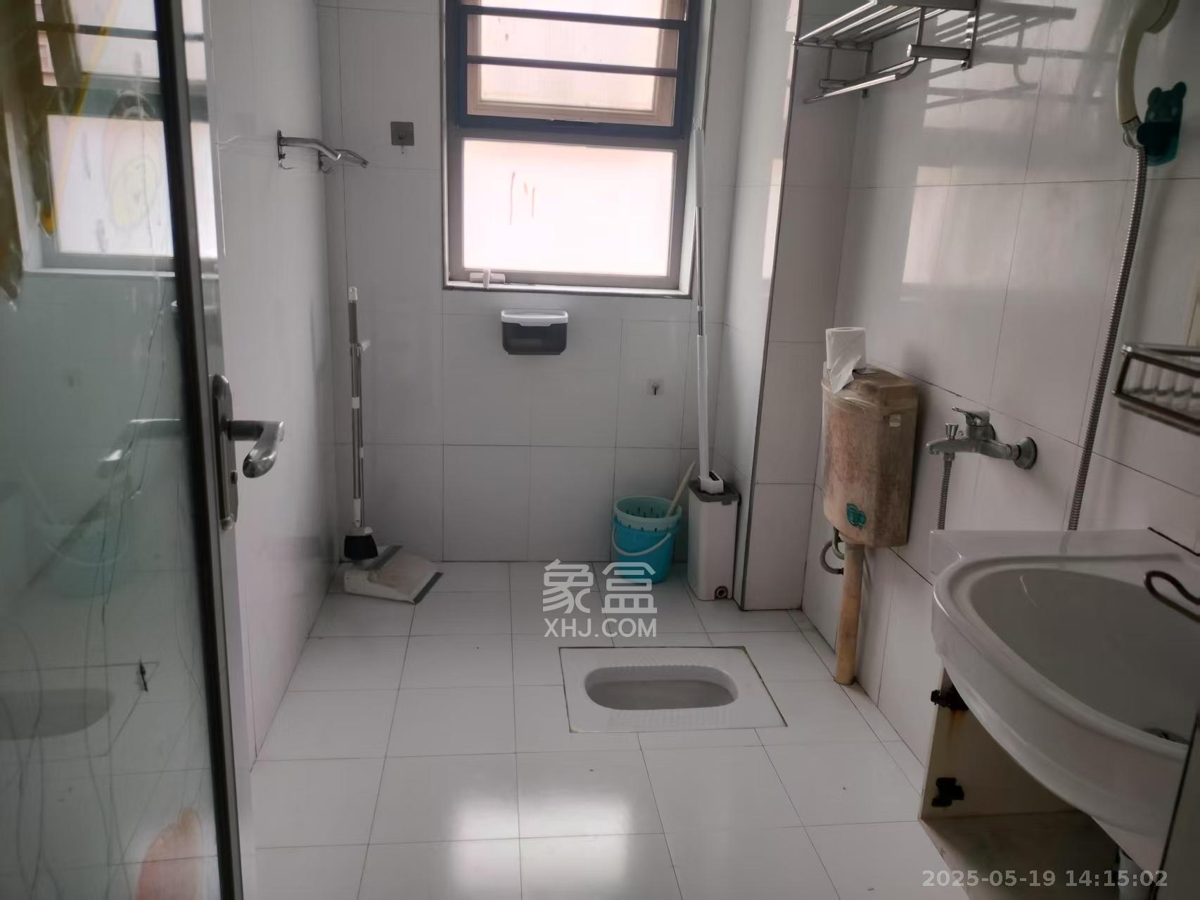 怡海星城 2室2厅1卫 1500.0元/月 怡海星城 2室2厅1卫 1500.0元/月室内图