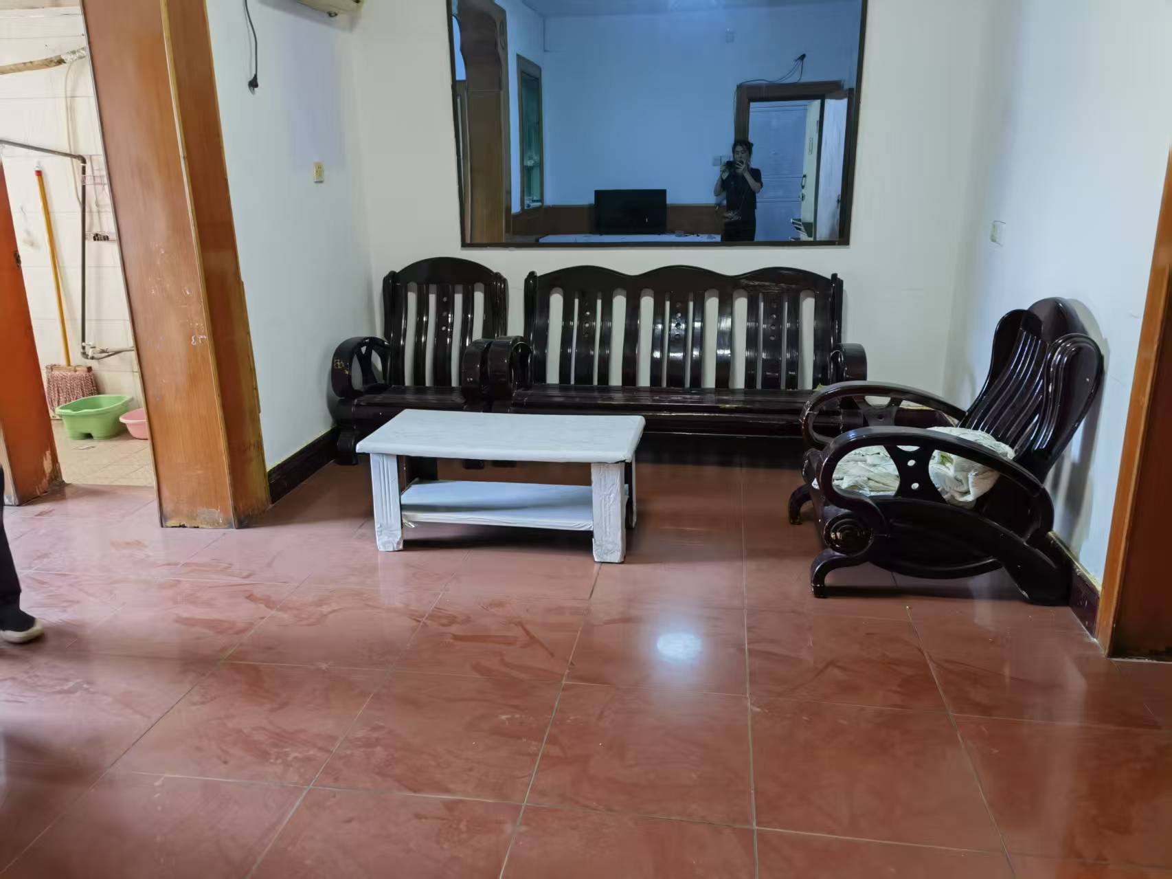 解放西路散盘 2室2厅1卫 700.0元/月 解放西路散盘 2室2厅1卫 700.0元/月室内图