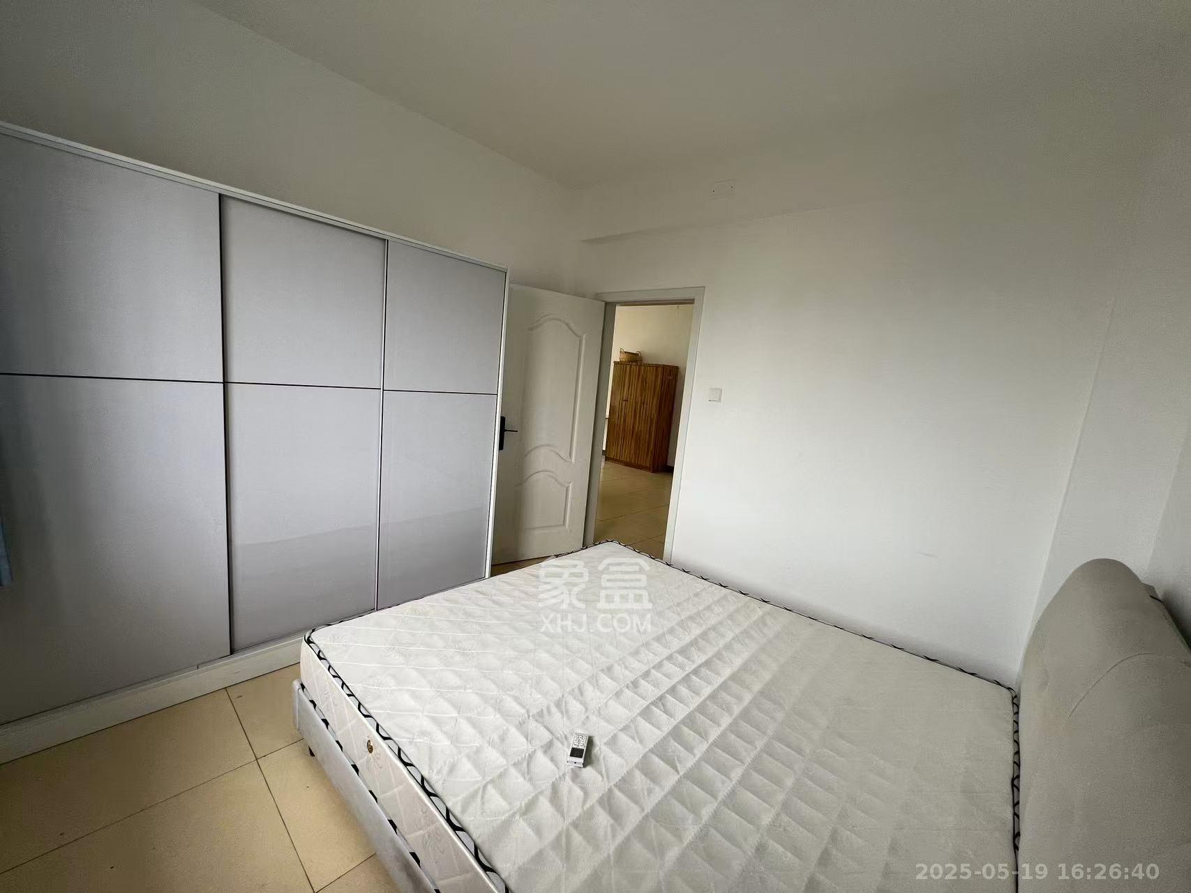 新桥家园  3室2厅1卫   1700.00元/月室内图