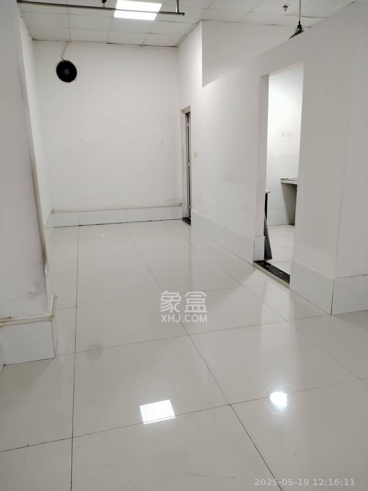 波隆城市花园   78.4㎡     2200.00元/月室内图